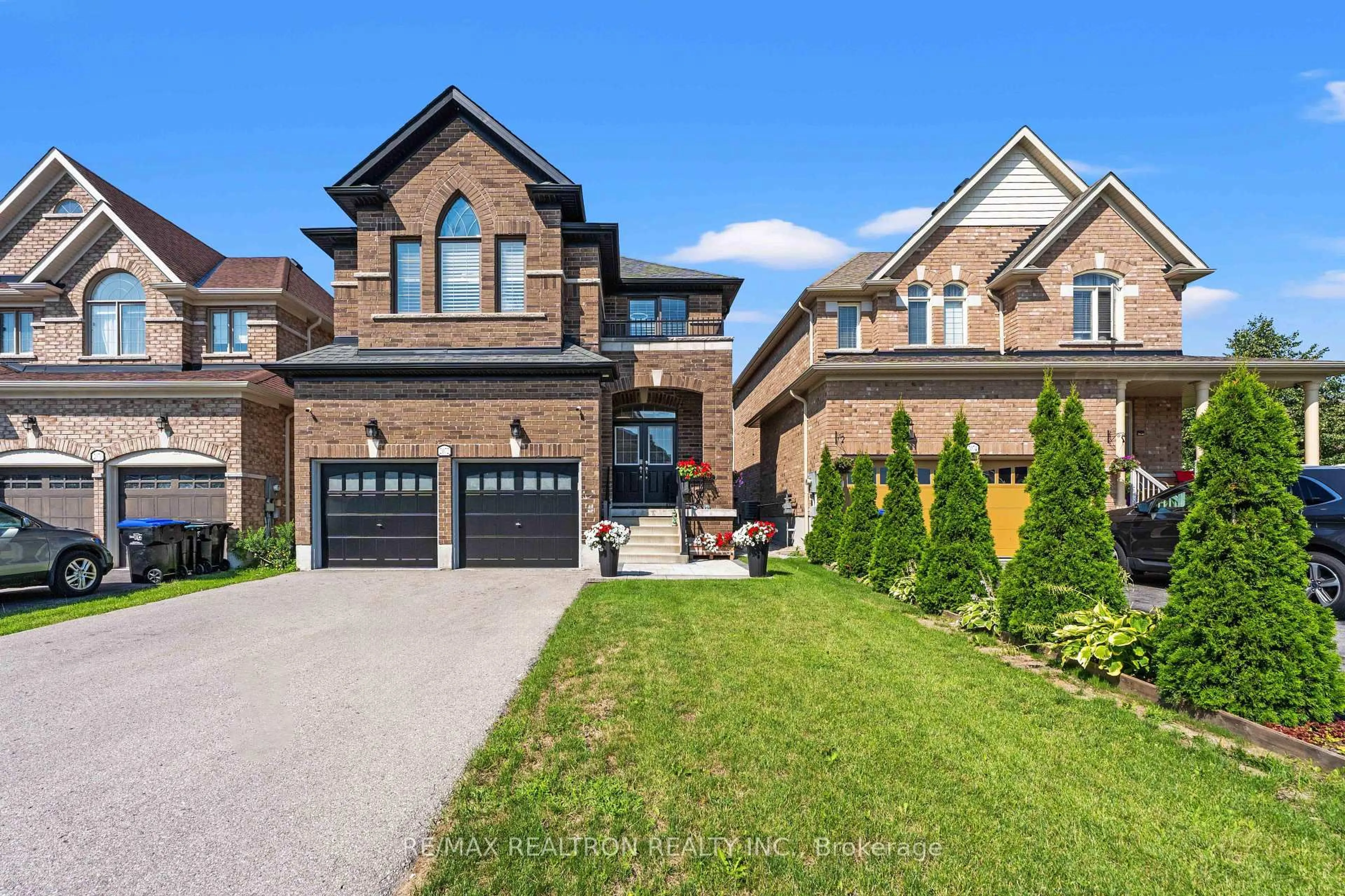 Home with brick exterior material, street for 2072 Allison St, Innisfil Ontario L9S 0K7