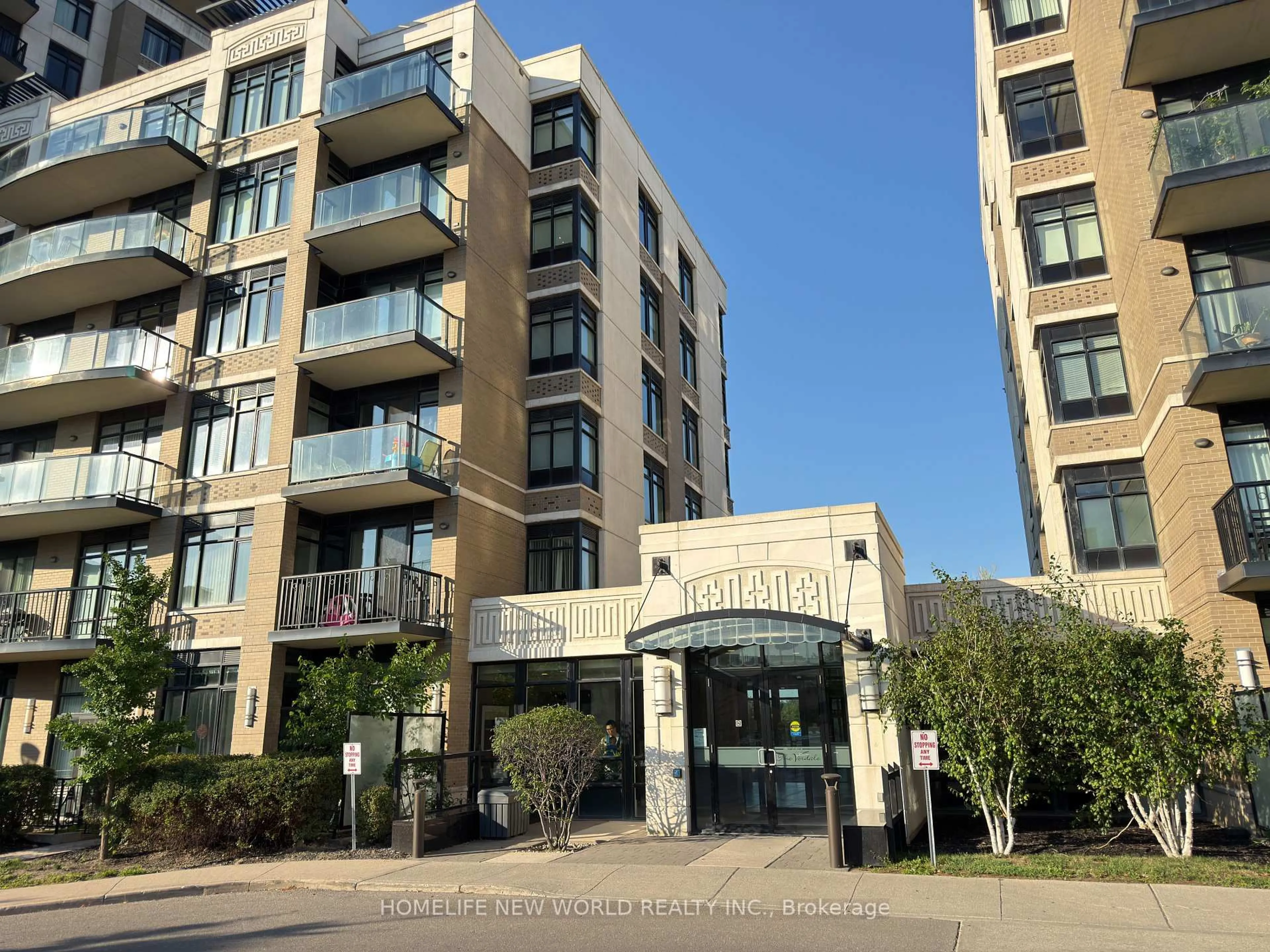 A pic from outside/outdoor area/front of a property/back of a property/a pic from drone, building for 151 Upper Duke Cres #403, Markham Ontario L6G 0E1