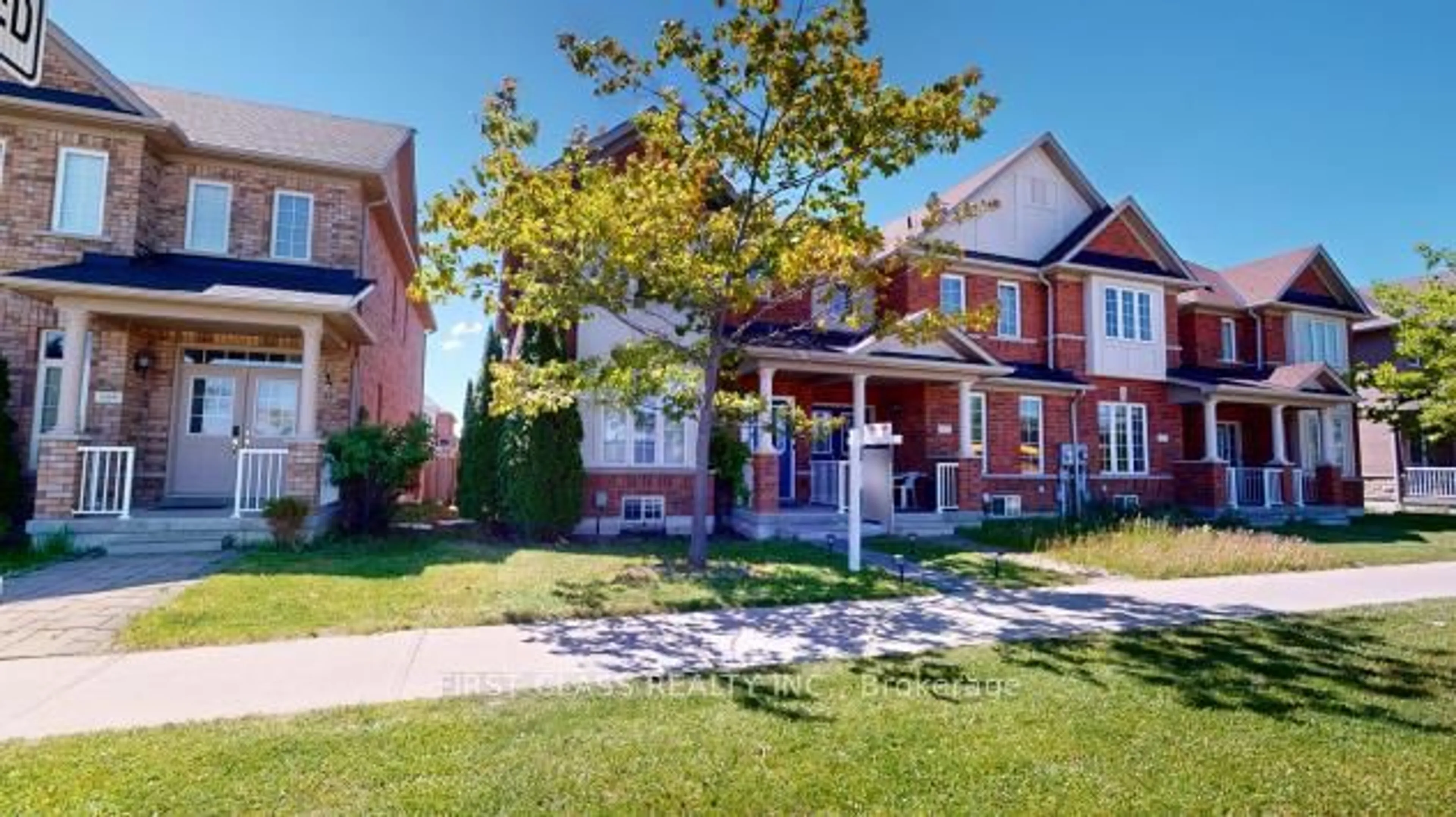 Home with brick exterior material, street for 570 Hoover Park Dr, Whitchurch-Stouffville Ontario L4A 0S8