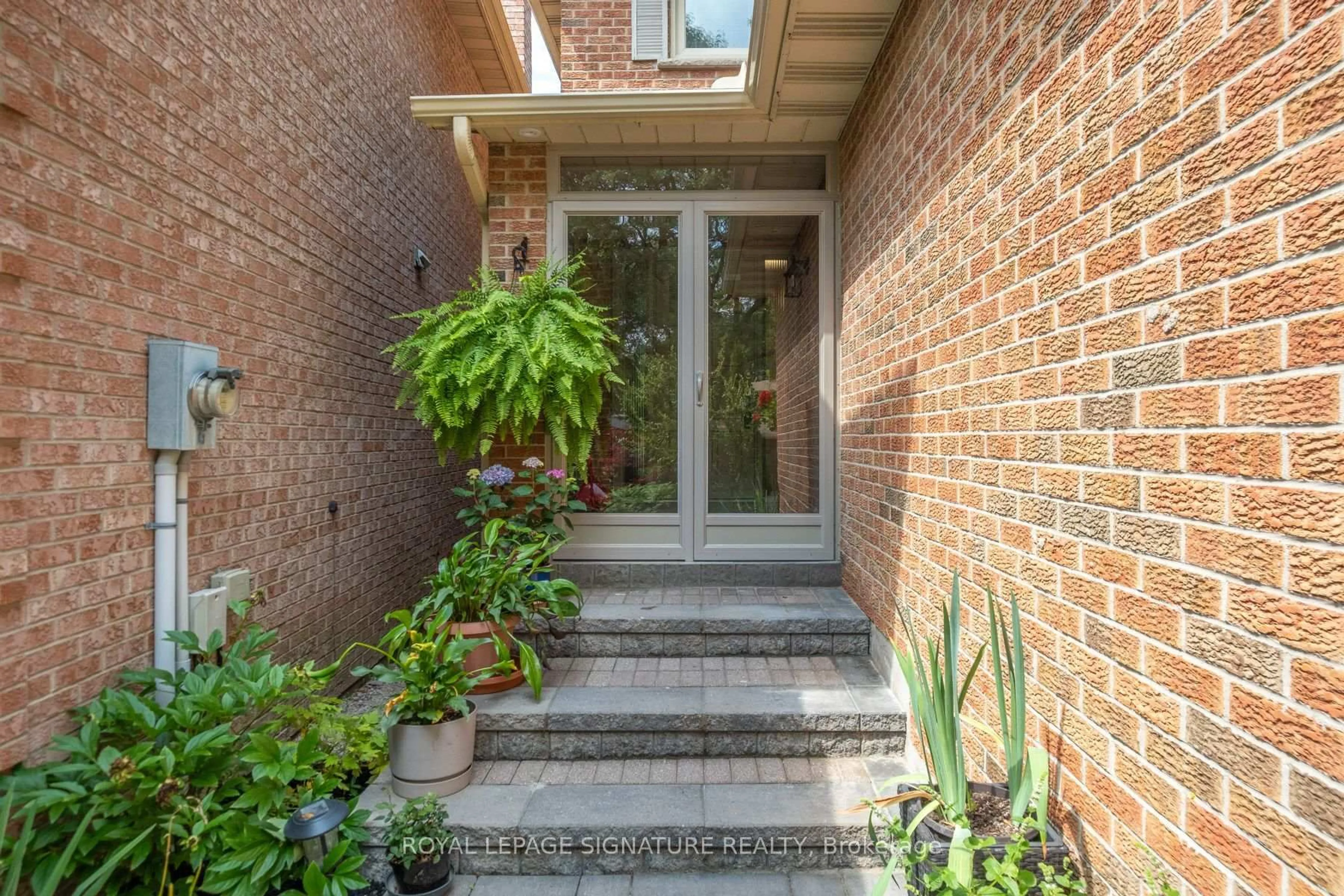 Unknown for 32 Richwood Dr, Markham Ontario L3P 3Y6