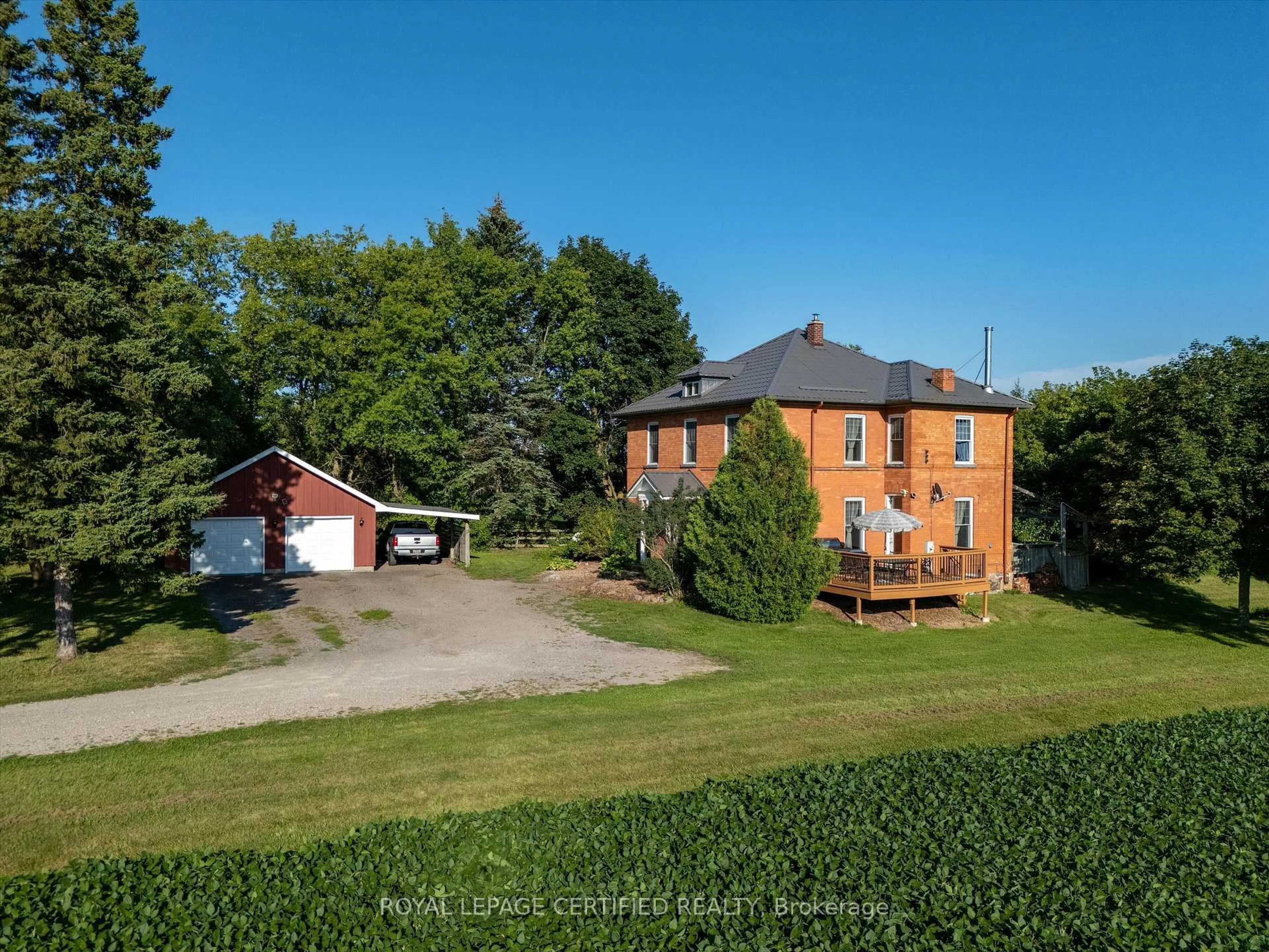 A pic from outside/outdoor area/front of a property/back of a property/a pic from drone, building for 4621 5TH Line, New Tecumseth Ontario L0G 1A0
