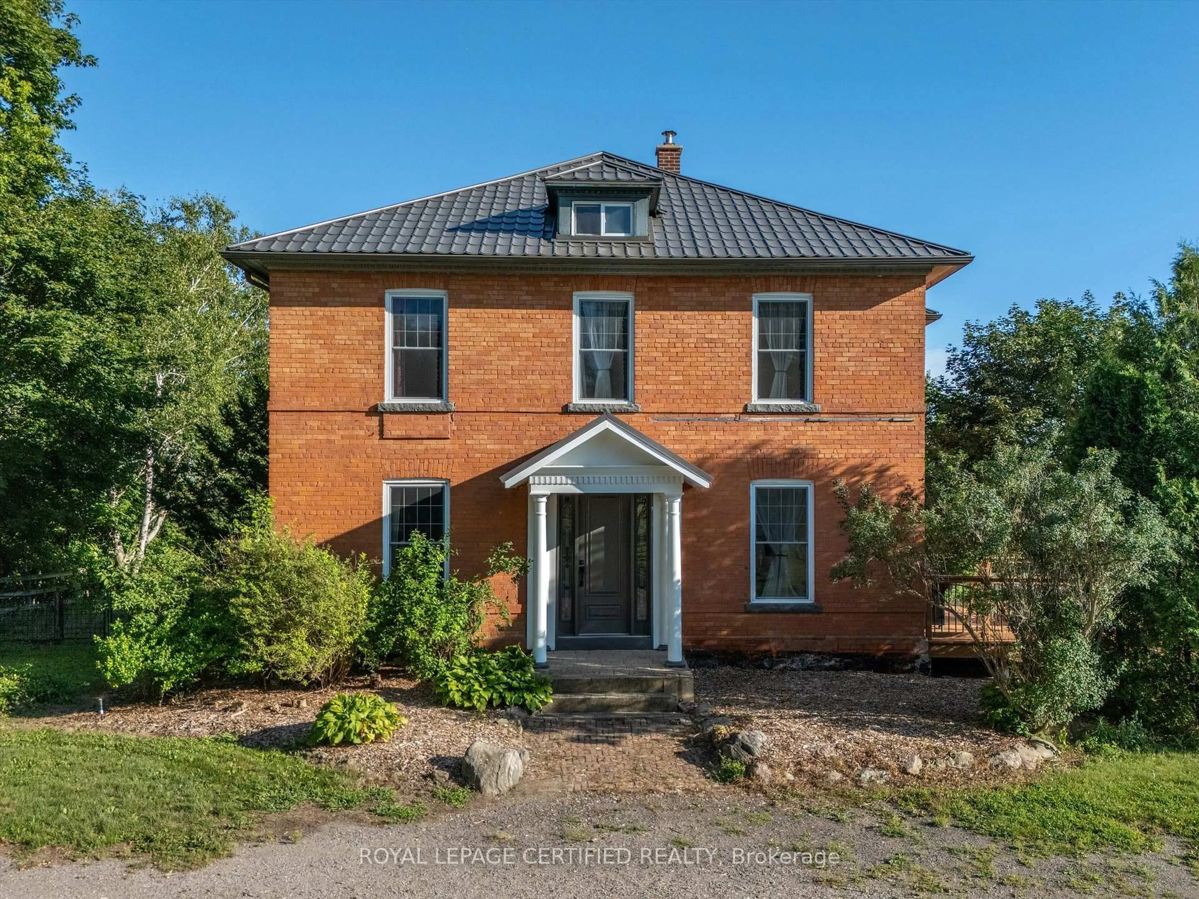 Home with brick exterior material, building for 4621 5TH Line, New Tecumseth Ontario L0G 1A0