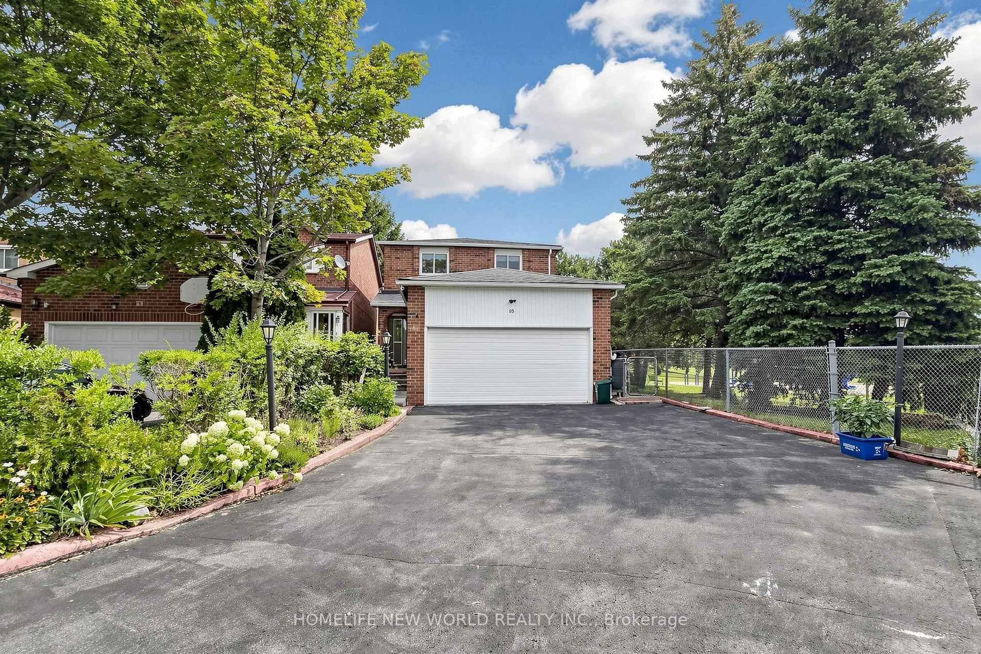 A pic from outside/outdoor area/front of a property/back of a property/a pic from drone, street for 65 Tangmere Cres, Markham Ontario L3R 6Y6