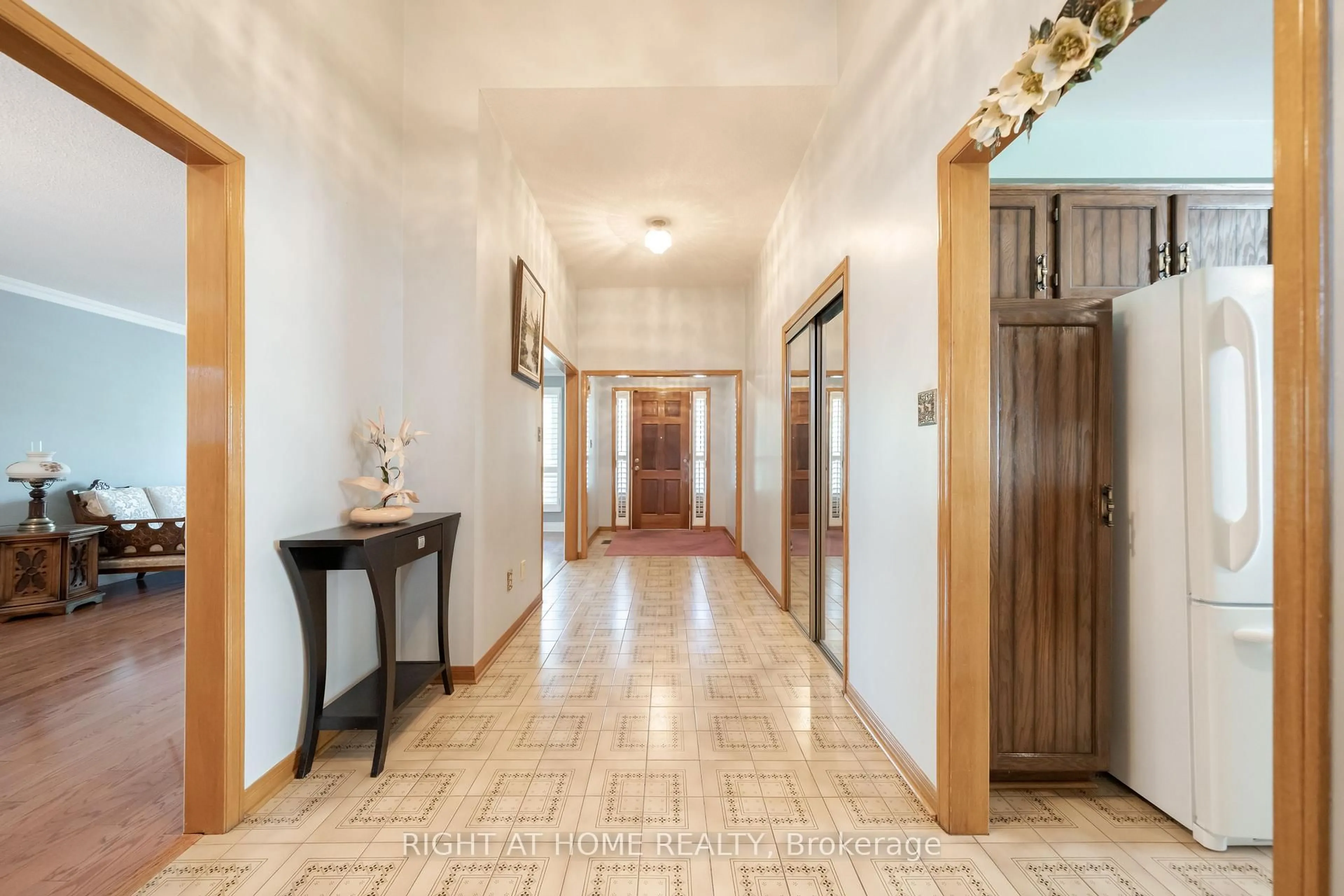 Indoor foyer for 11 Timber Lane, Vaughan Ontario L4L 3J6