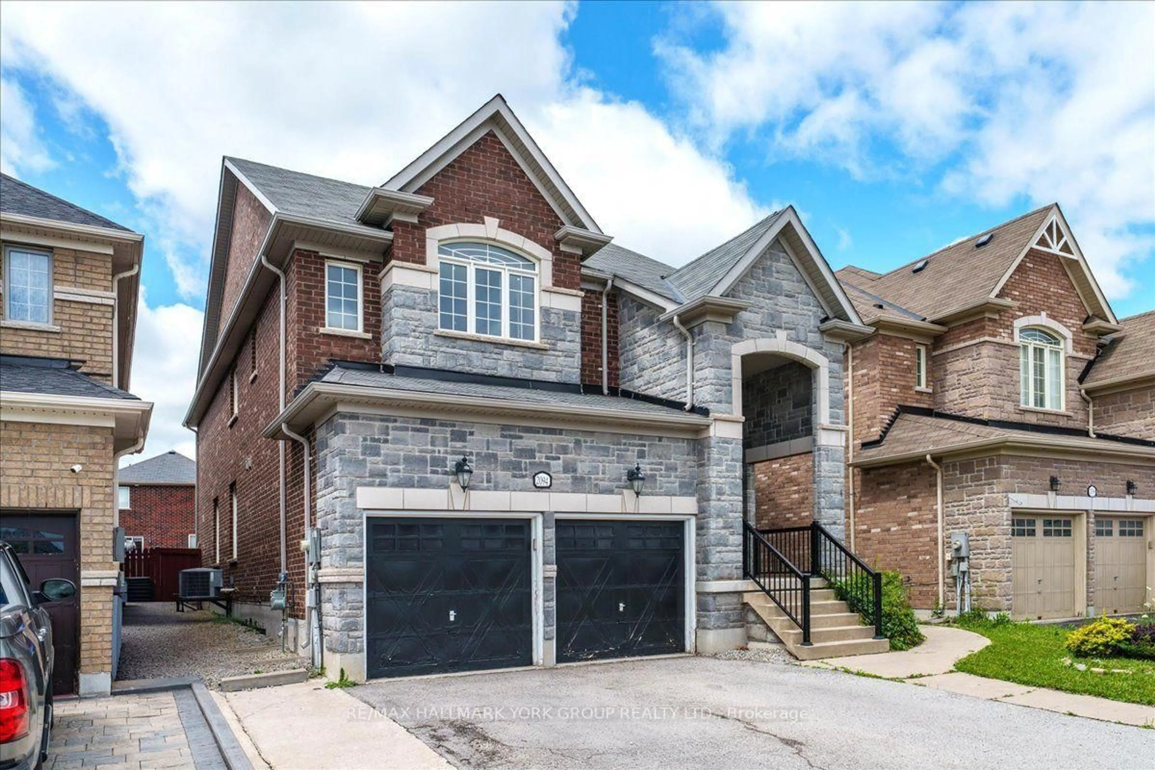 Home with brick exterior material, street for 2094 Webster Blvd, Innisfil Ontario L9S 0J2