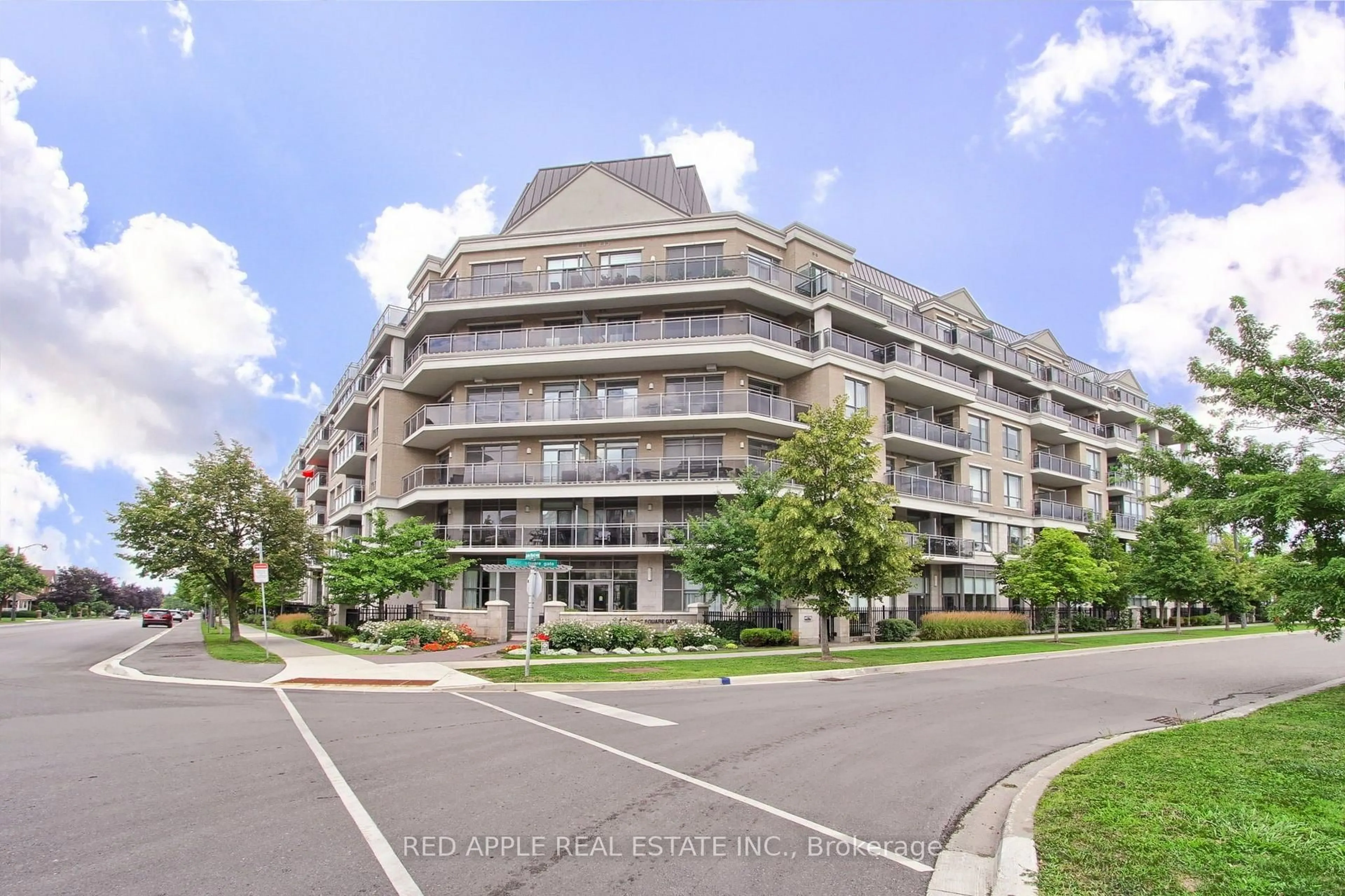 Unknown for 111 Civic Square Gate #519, Aurora Ontario L4G 0S6