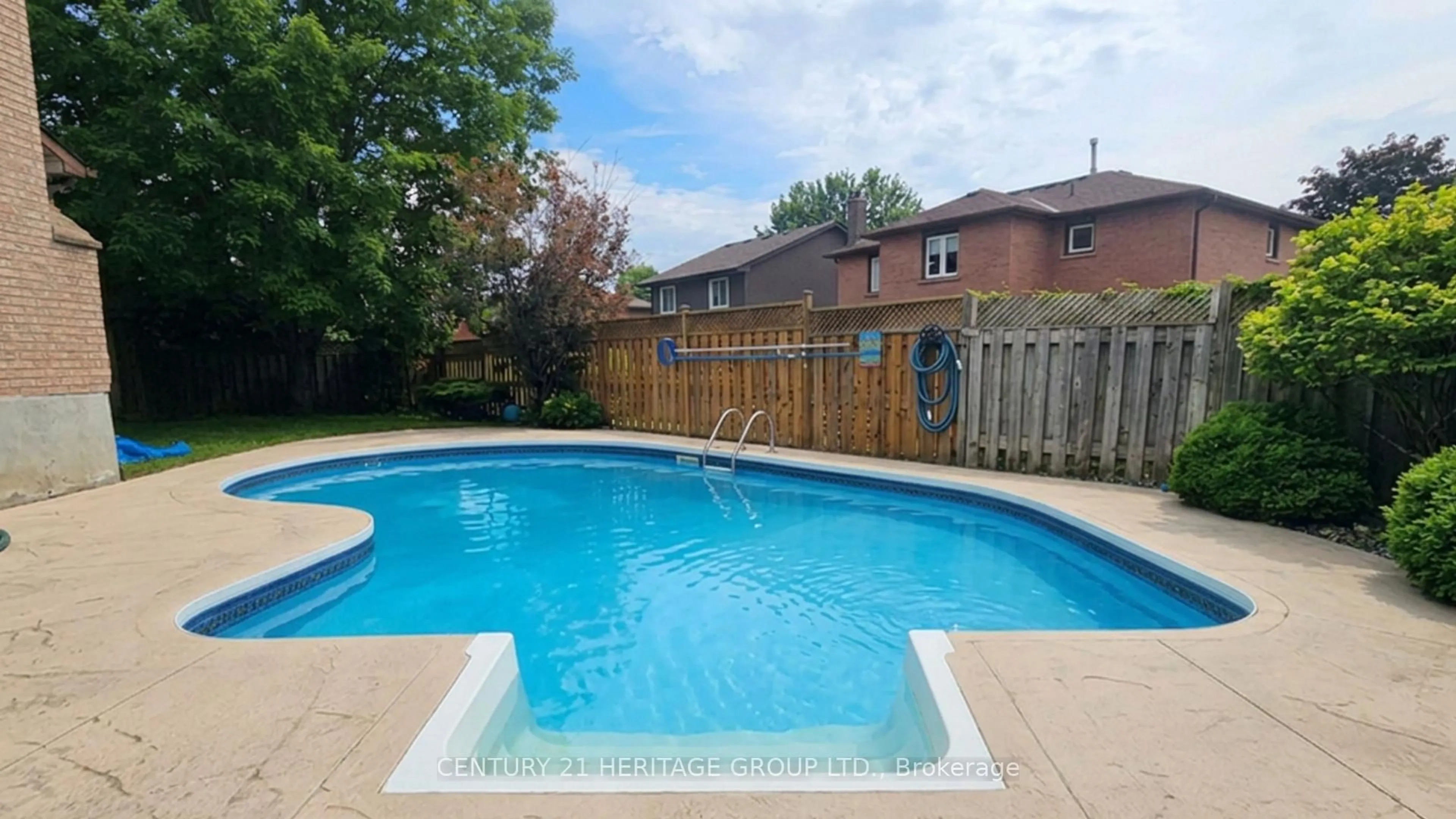 Pool for 12 Gres Crt, Bradford West Gwillimbury Ontario L3Z 2S4
