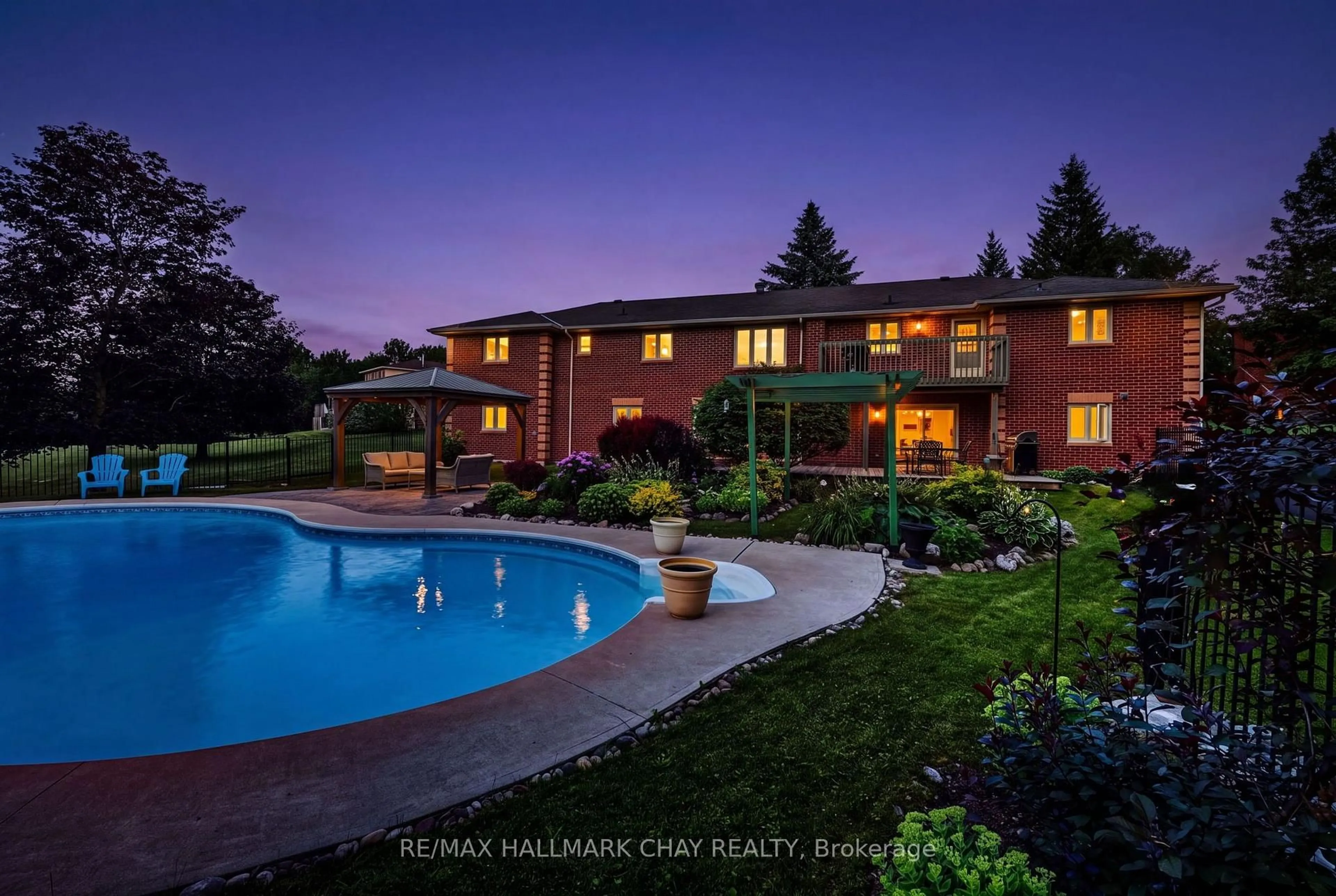 Unknown for 36 Mulock Dr, Bradford West Gwillimbury Ontario L0G 1B0
