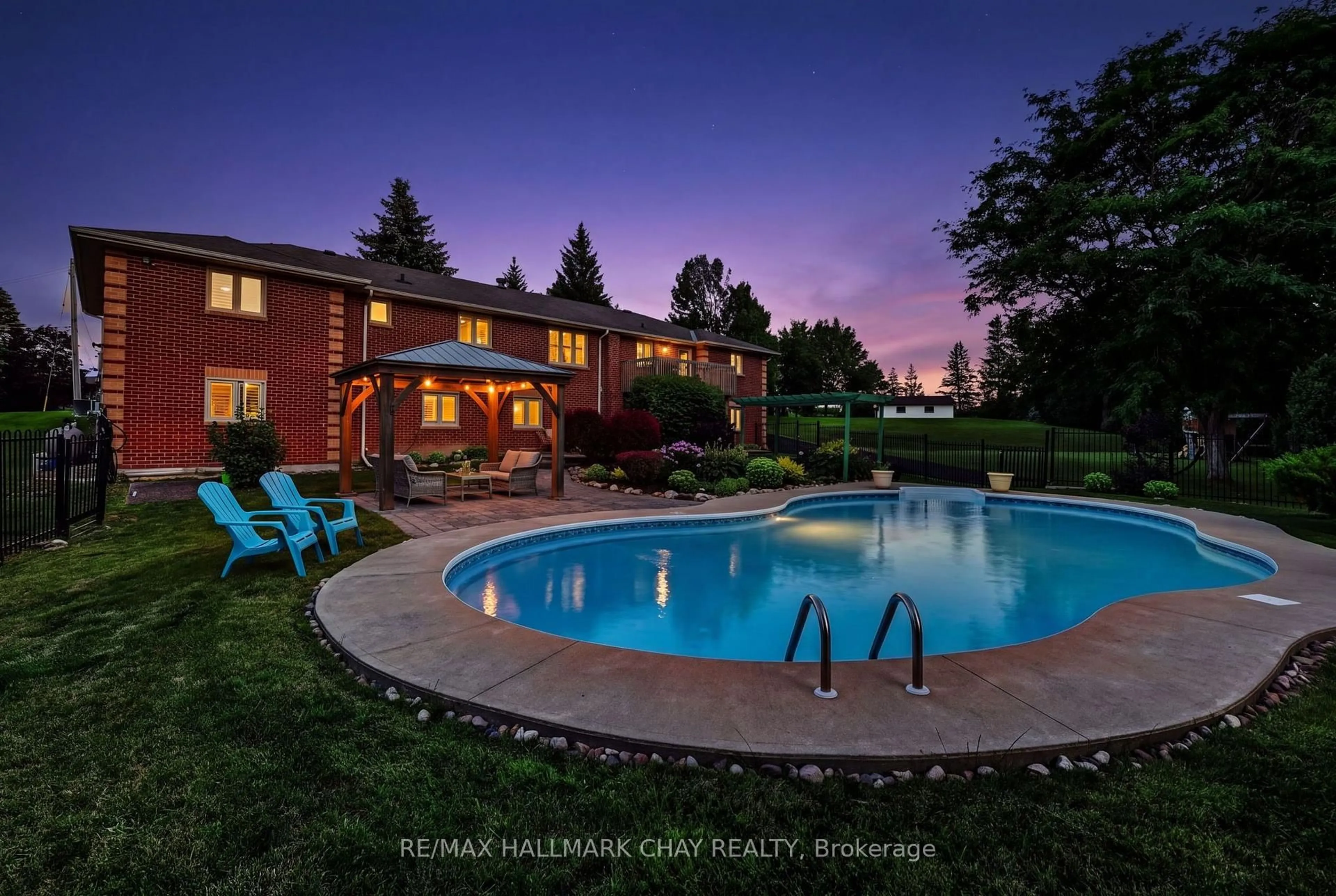 Pool for 36 Mulock Dr, Bradford West Gwillimbury Ontario L0G 1B0