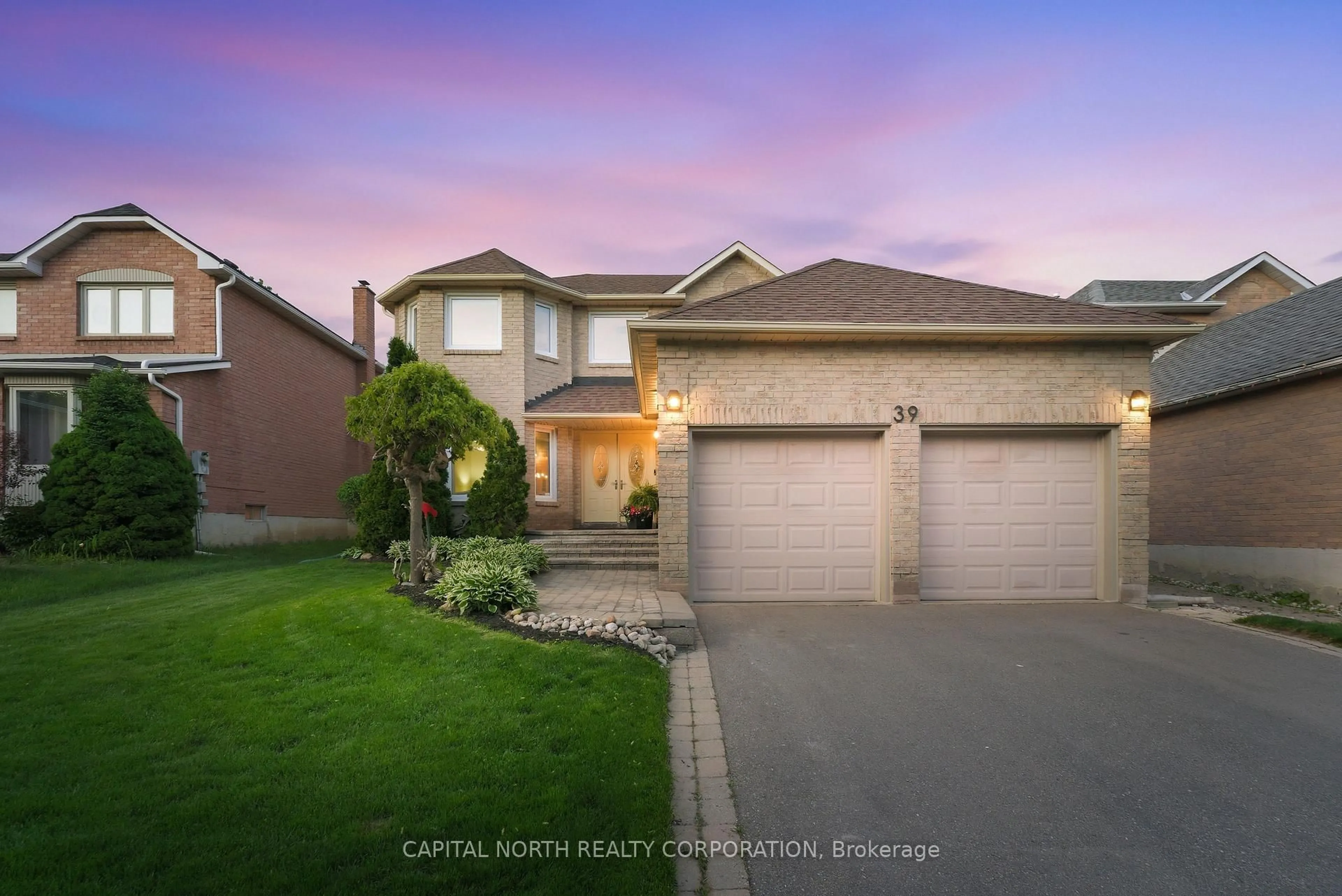 Unknown for 39 Waterhouse Way, Richmond Hill Ontario L4C 9H5