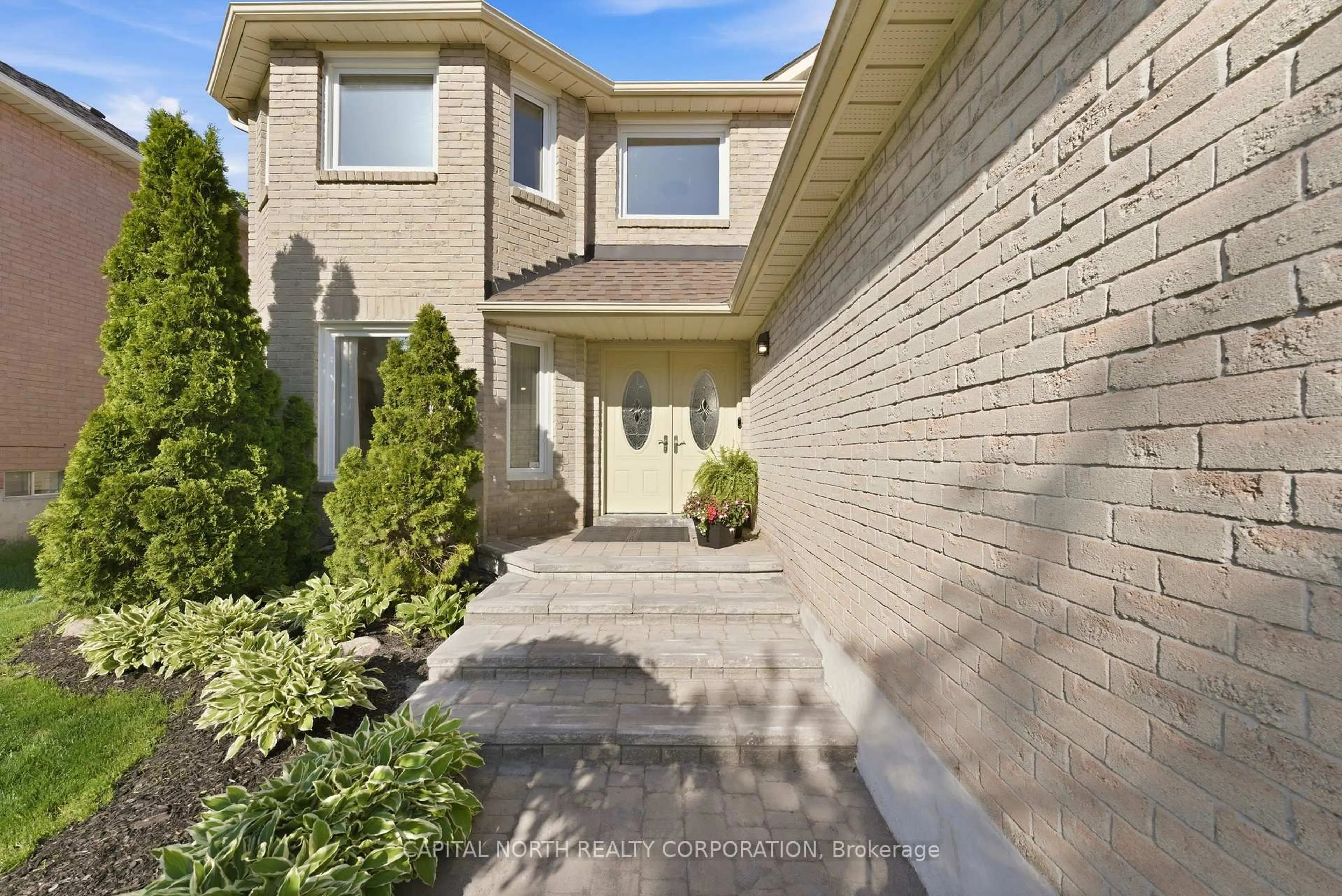 Home with brick exterior material, street for 39 Waterhouse Way, Richmond Hill Ontario L4C 9H5