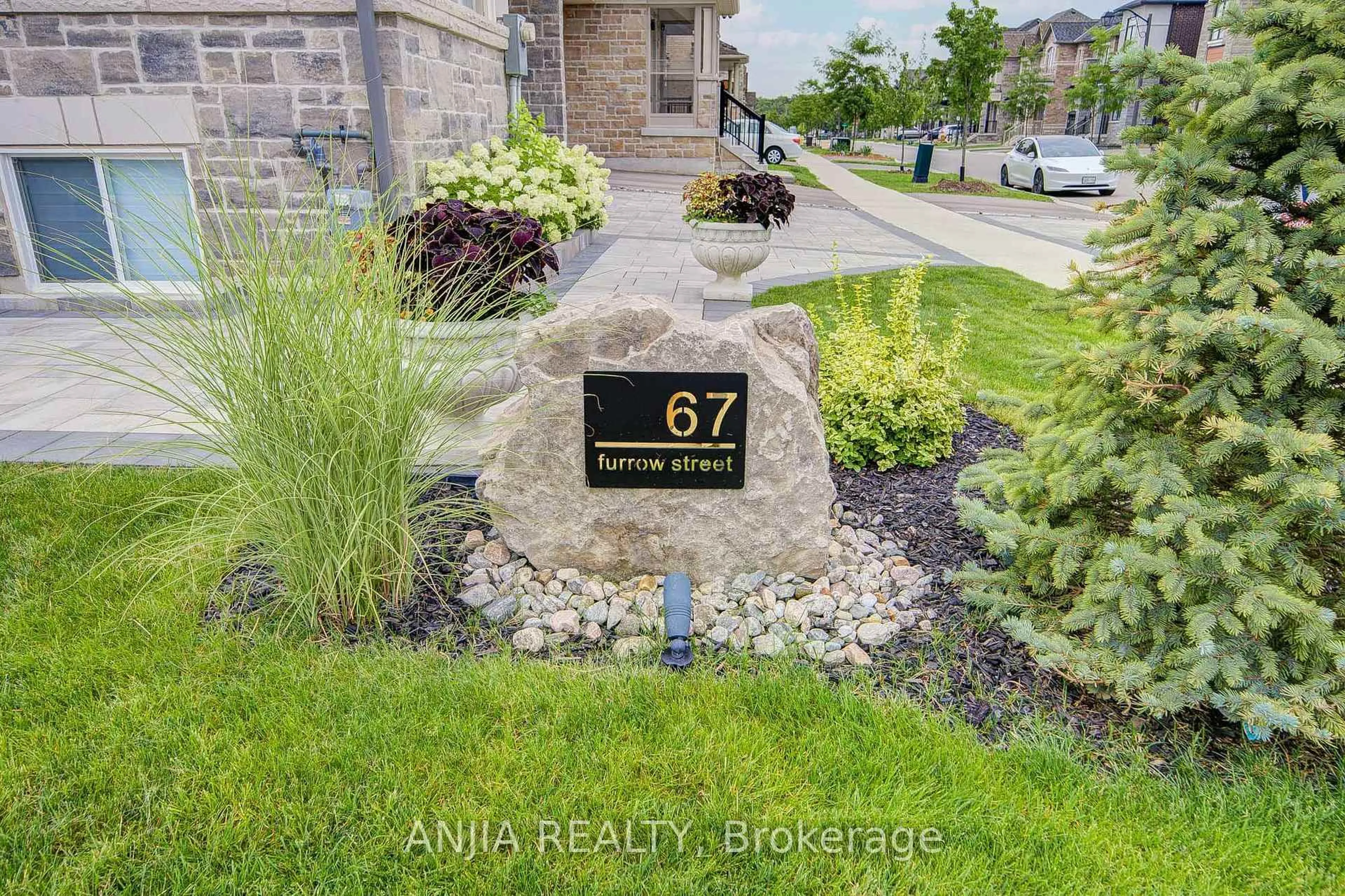 Indoor entryway for 67 Furrow St, Markham Ontario L6E 2H8