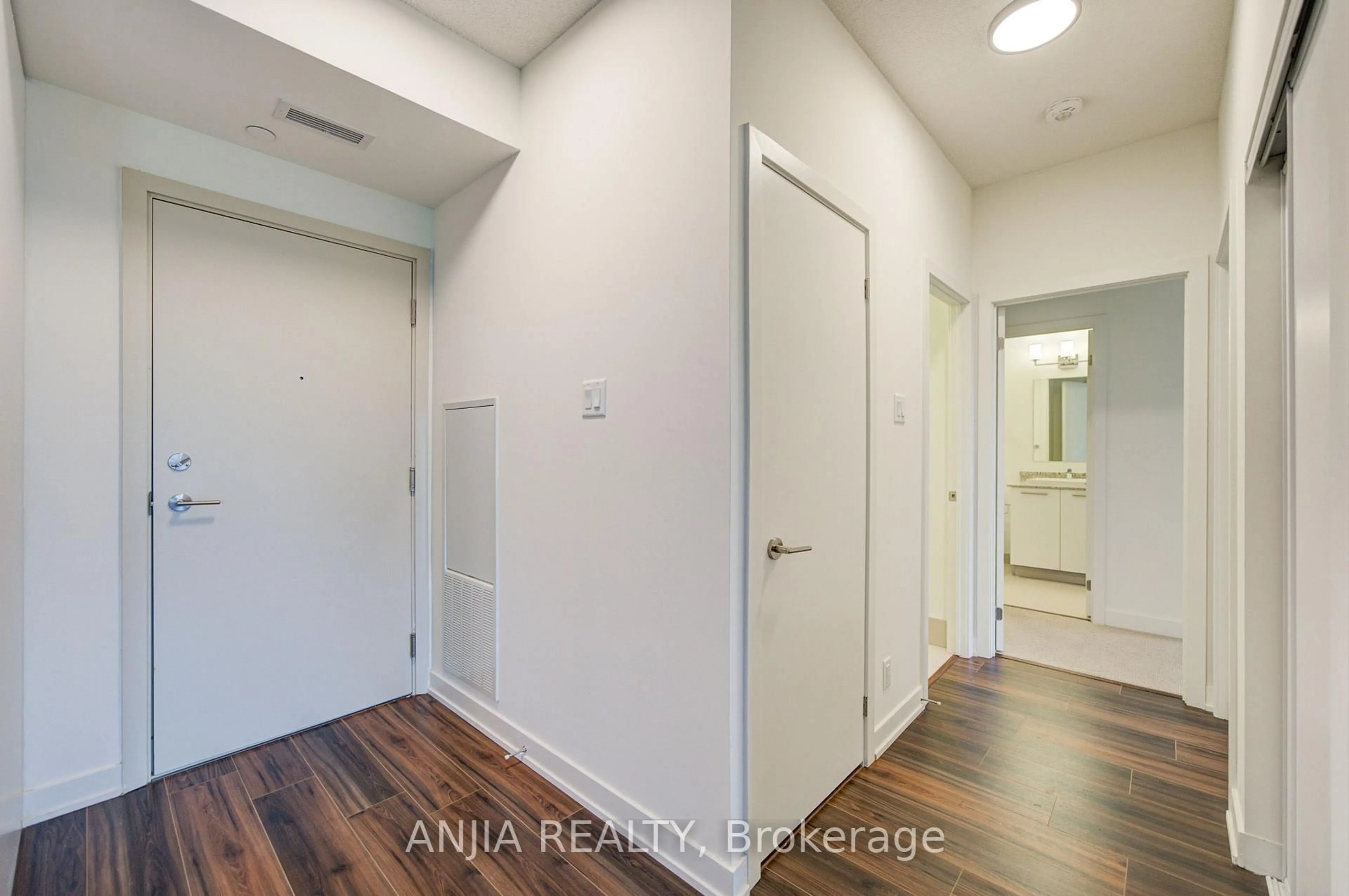 Unknown for 101 Cathedral High St #303, Markham Ontario L6C 0P1