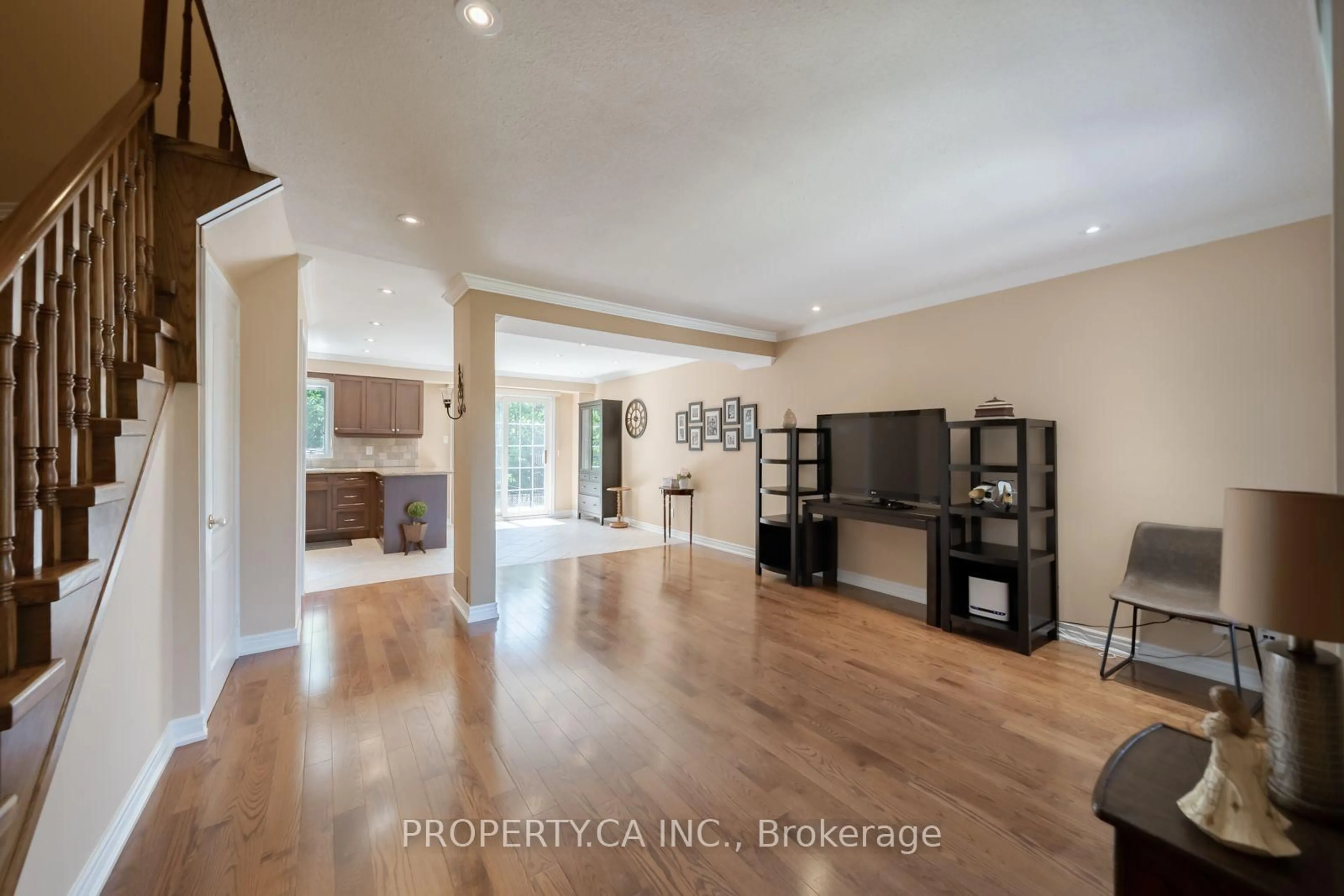 Unknown for 17 Boyne Highlands Crt, Vaughan Ontario L4K 1K4