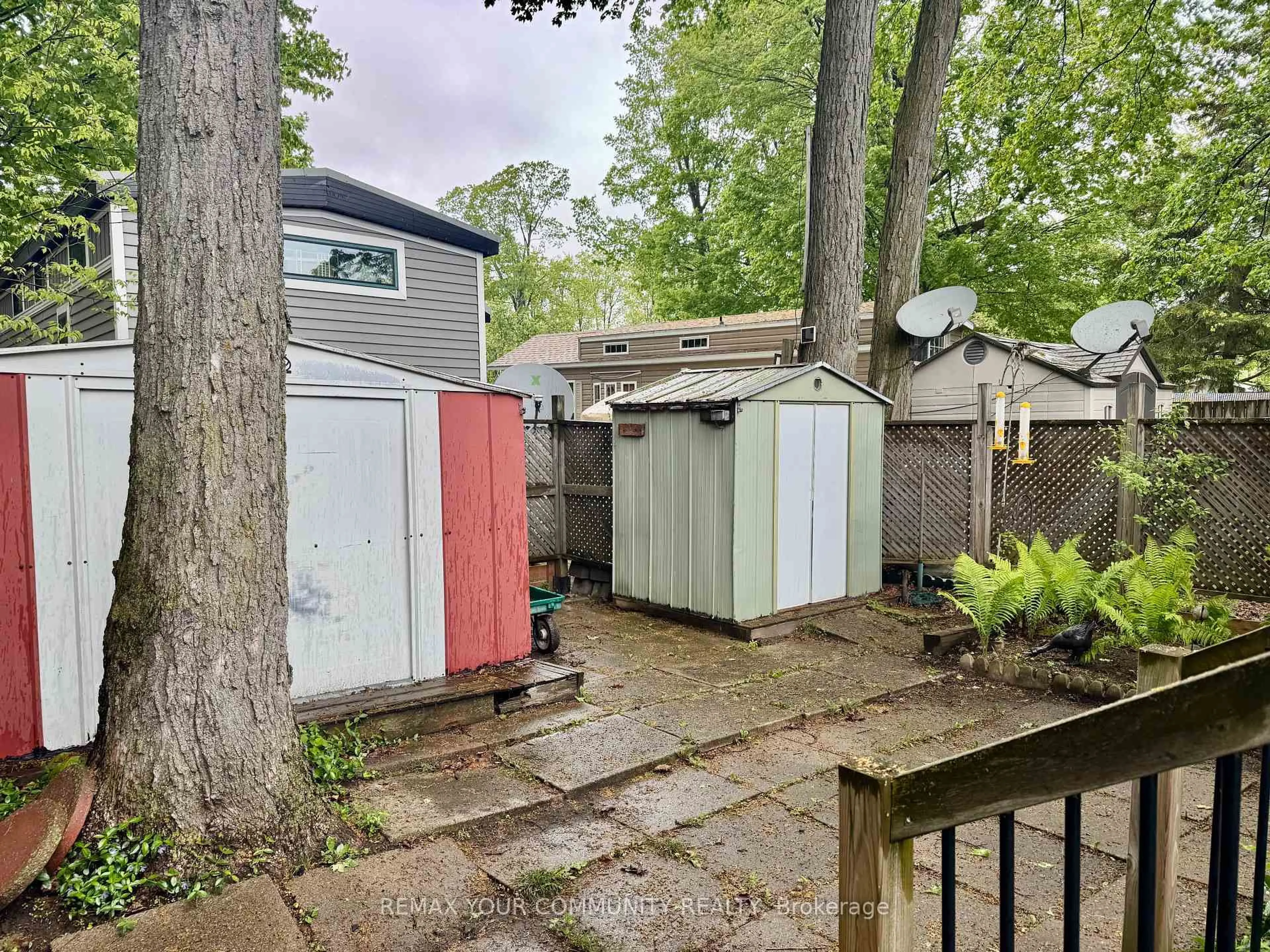 Shed for 285 Crydermans 42 Sdrd #42, Georgina Ontario L0E 1A0