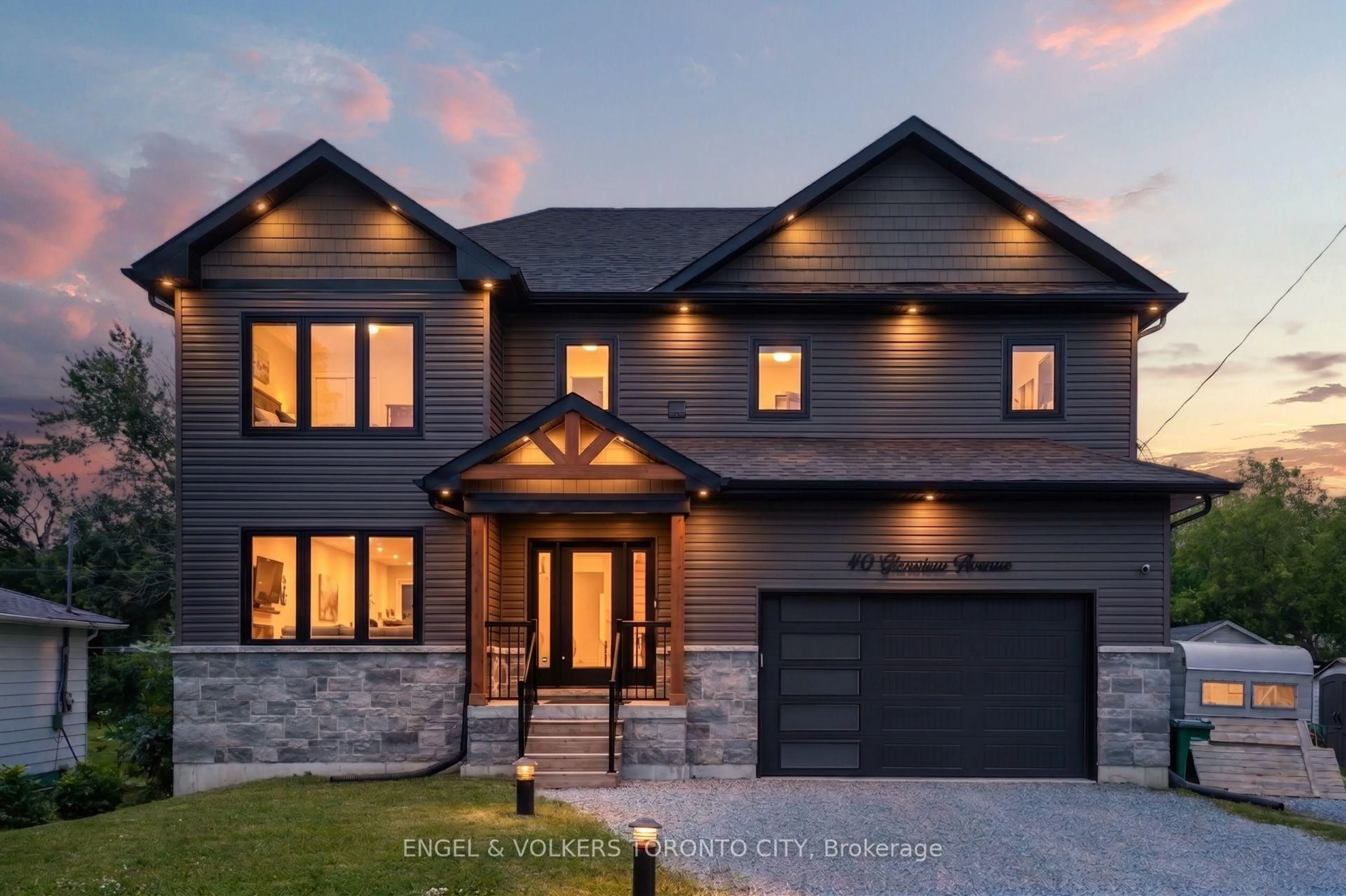 Home with brick exterior material, street for 40 Glenview Ave, Georgina Ontario L0E 1N0