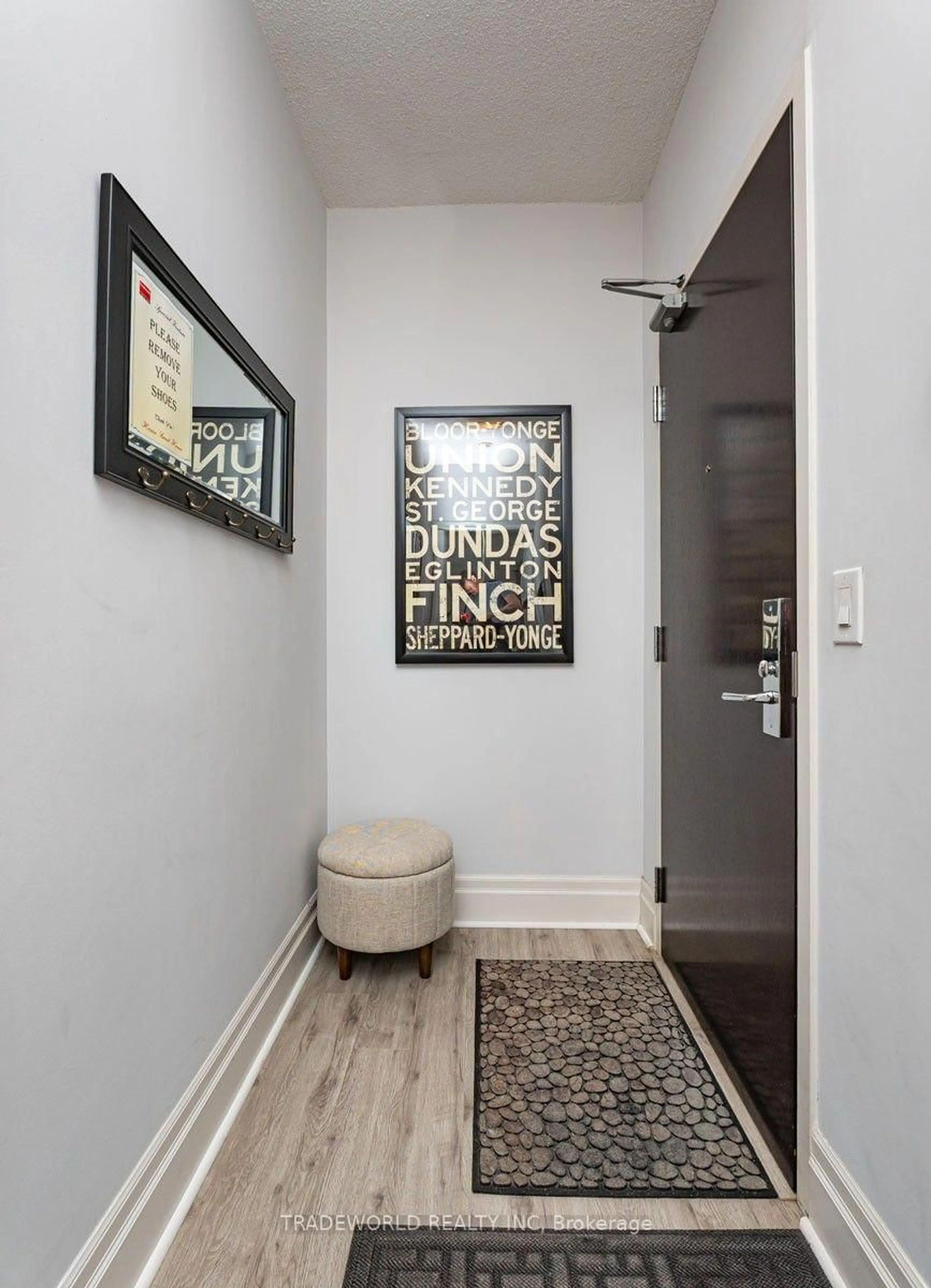 Indoor entryway for 131 Upper Duke Cres #504, Markham Ontario L6G 0C9