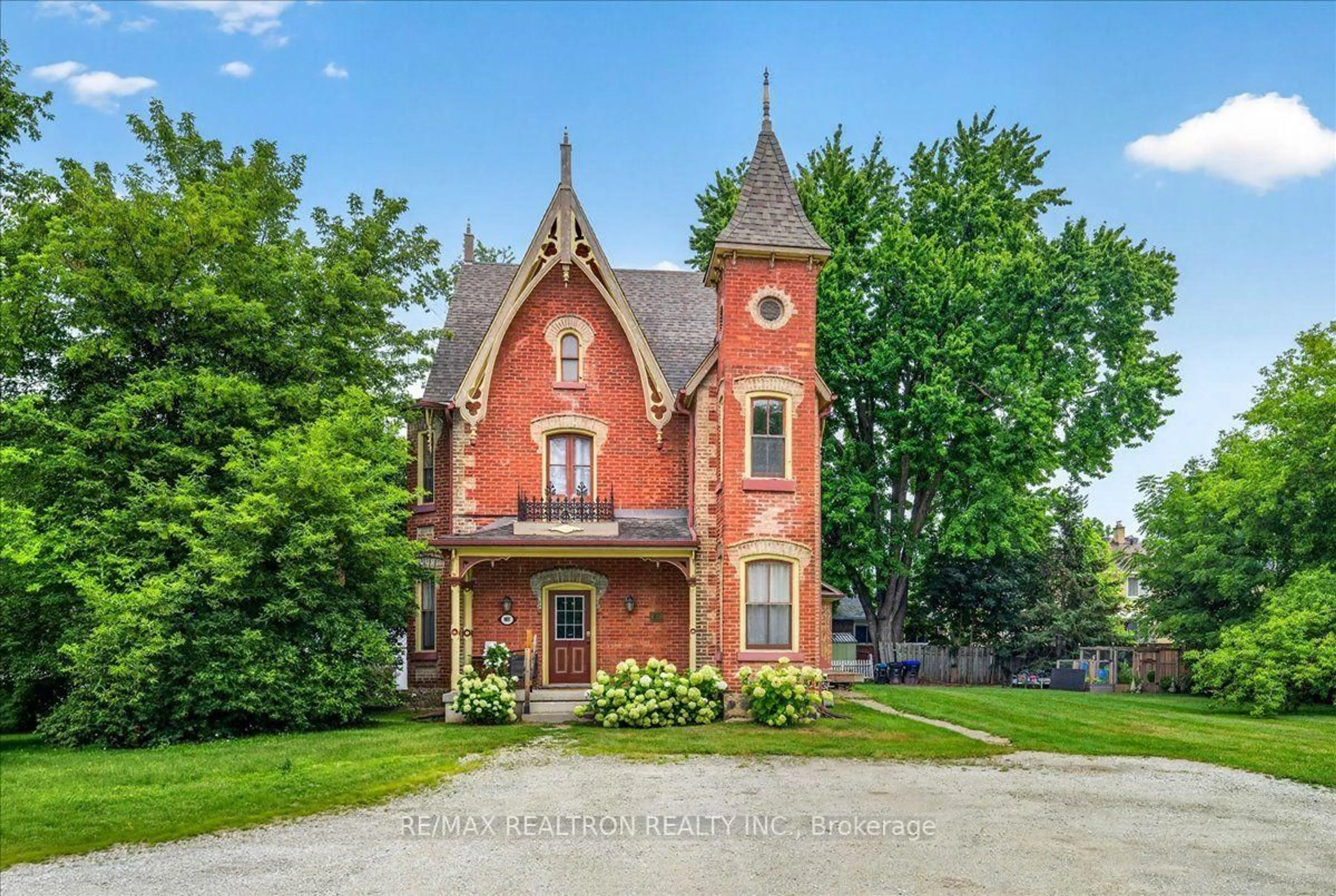 Home with brick exterior material, building for 100 Victoria St, New Tecumseth Ontario L9R 1L1