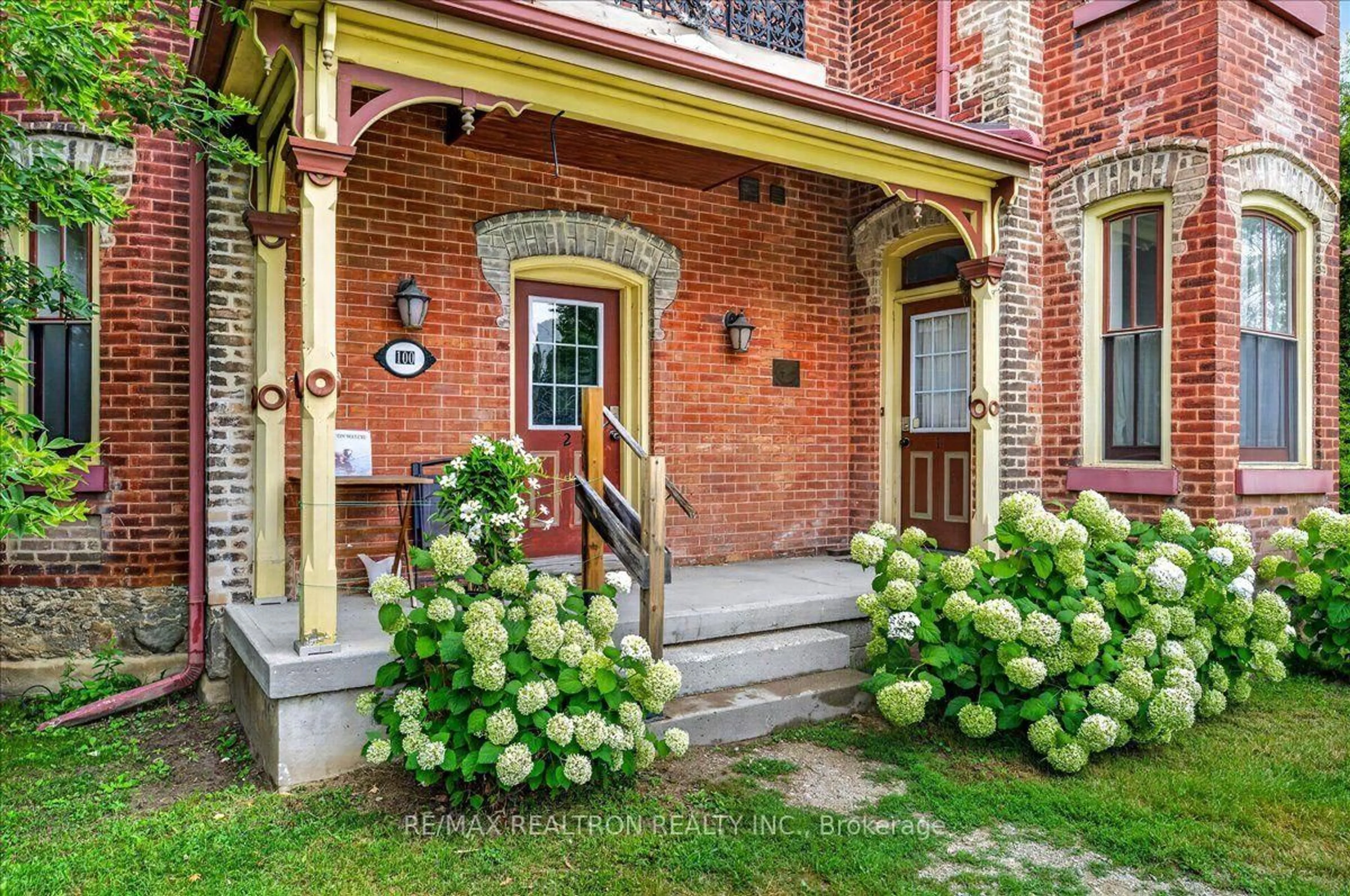Home with brick exterior material, street for 100 Victoria St, New Tecumseth Ontario L9R 1L1