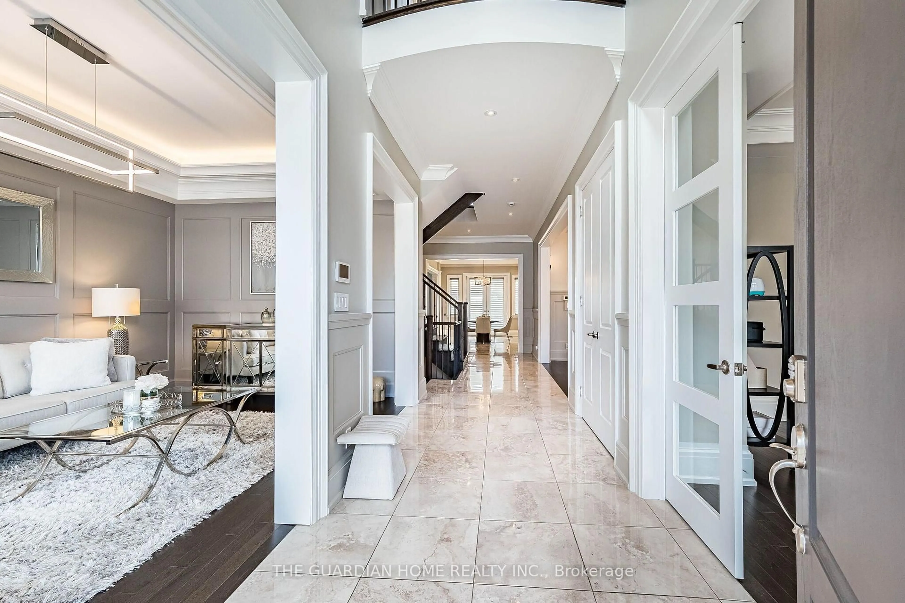 Indoor foyer for 30 Tiburon Tr, Vaughan Ontario L4H 3X3