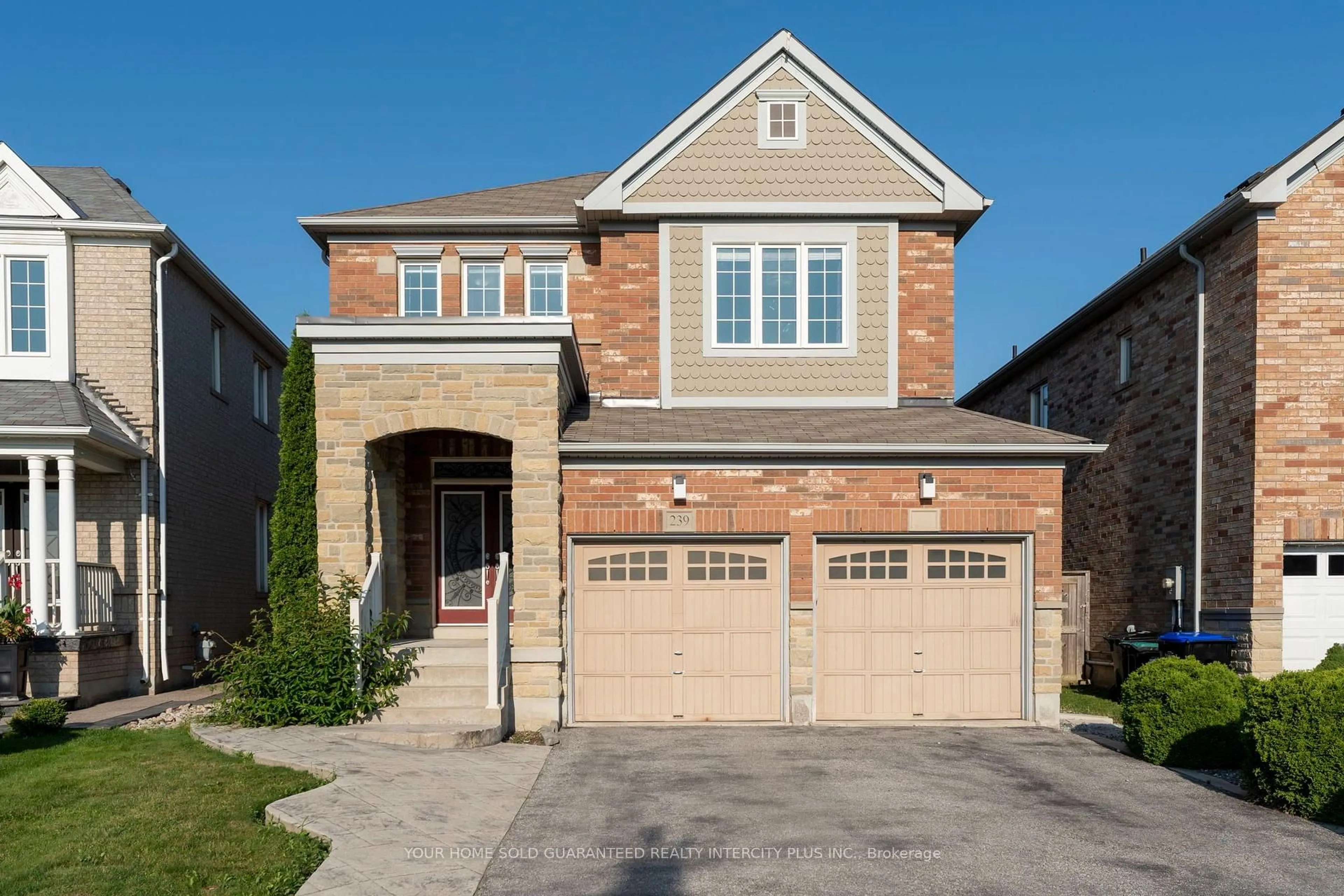 Home with brick exterior material, street for 239 Summerlyn Tr, Bradford West Gwillimbury Ontario L3Z 0H8