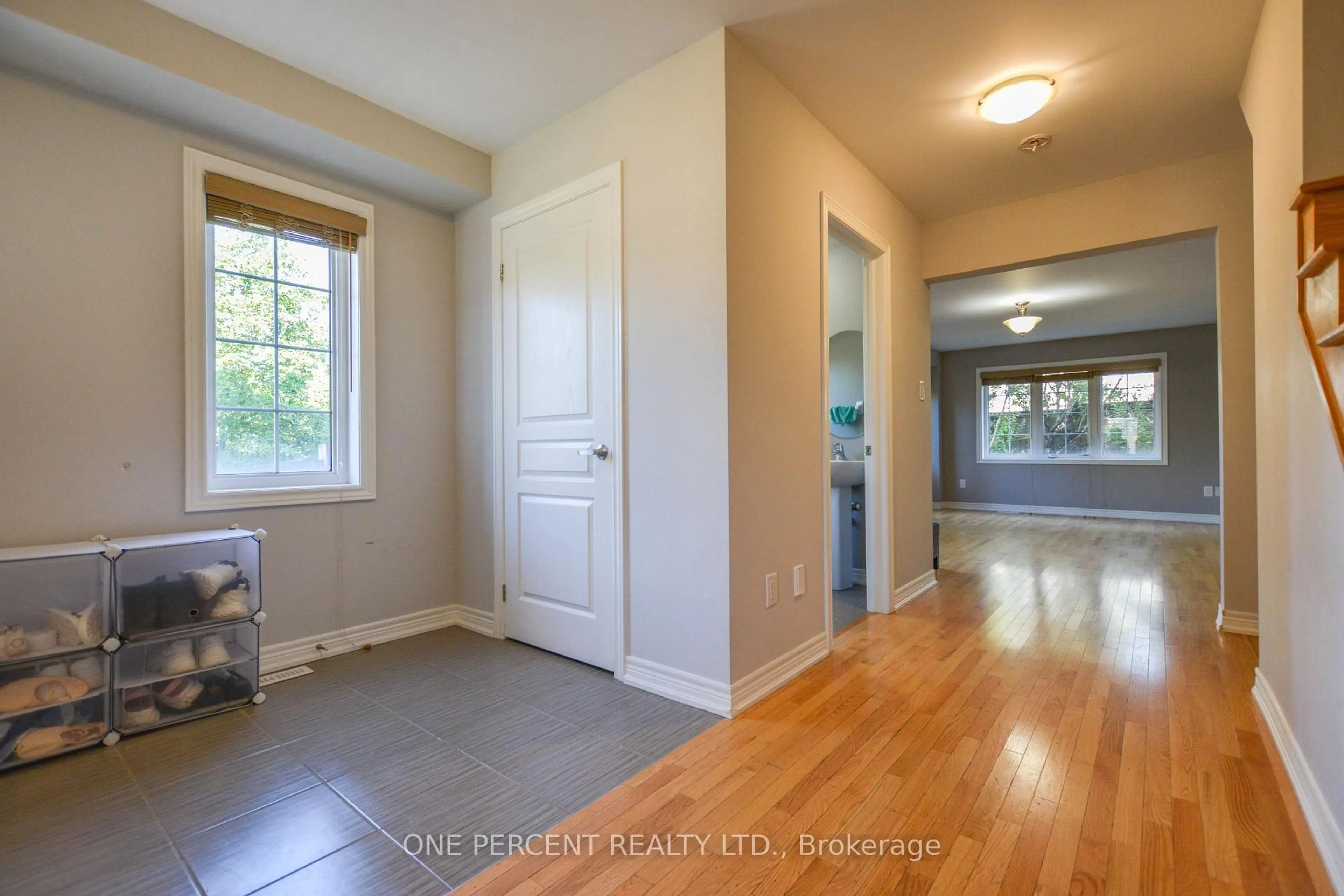 Indoor entryway for 85 Benjamin Hood Cres, Vaughan Ontario L4K 5M7