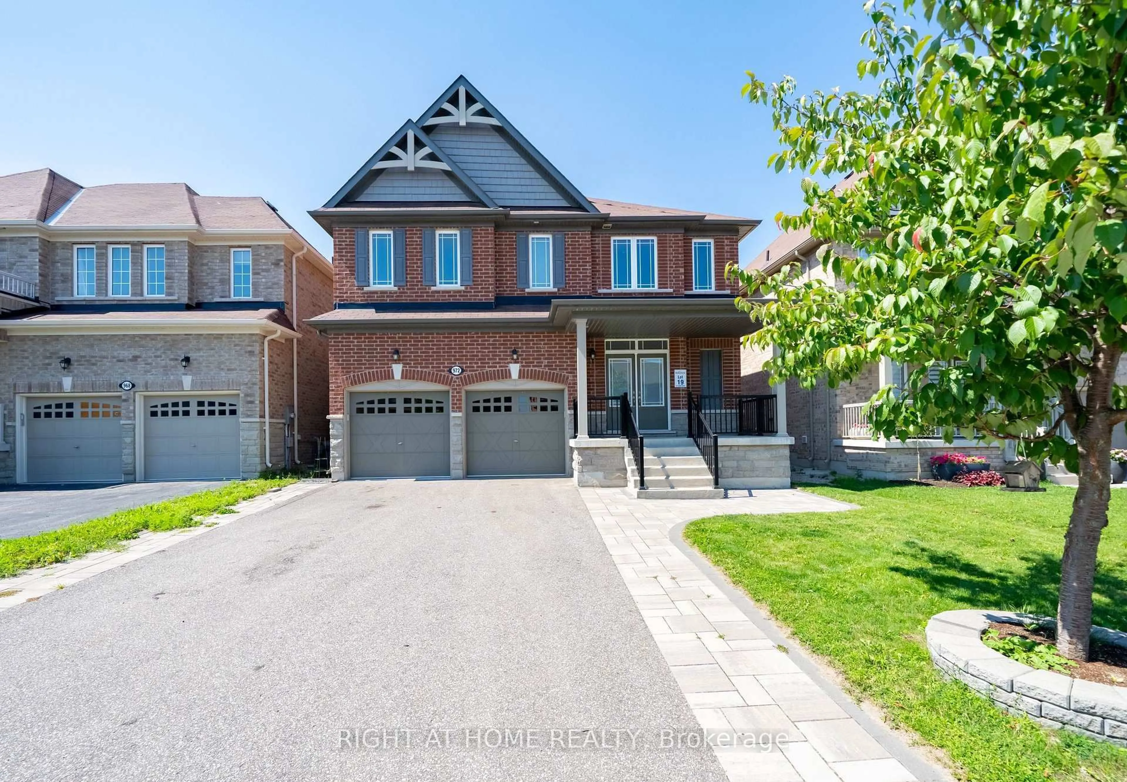 Home with brick exterior material, street for 972 Green St, Innisfil Ontario L0L 1W0