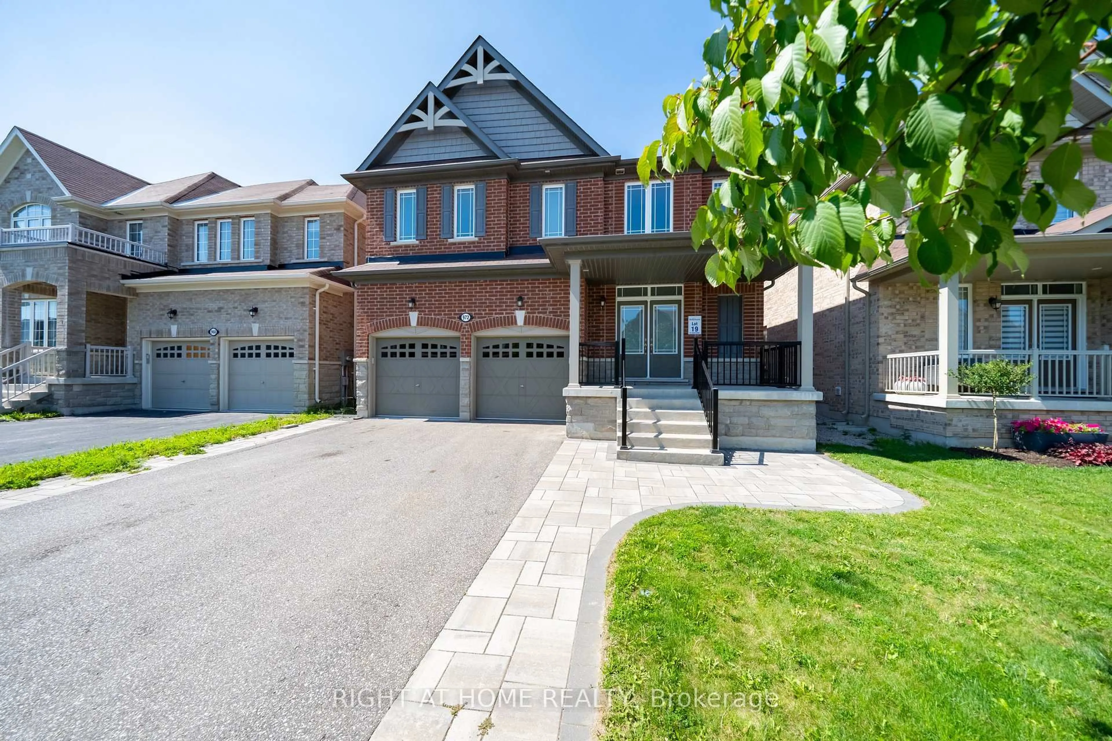 Home with brick exterior material, street for 972 Green St, Innisfil Ontario L0L 1W0