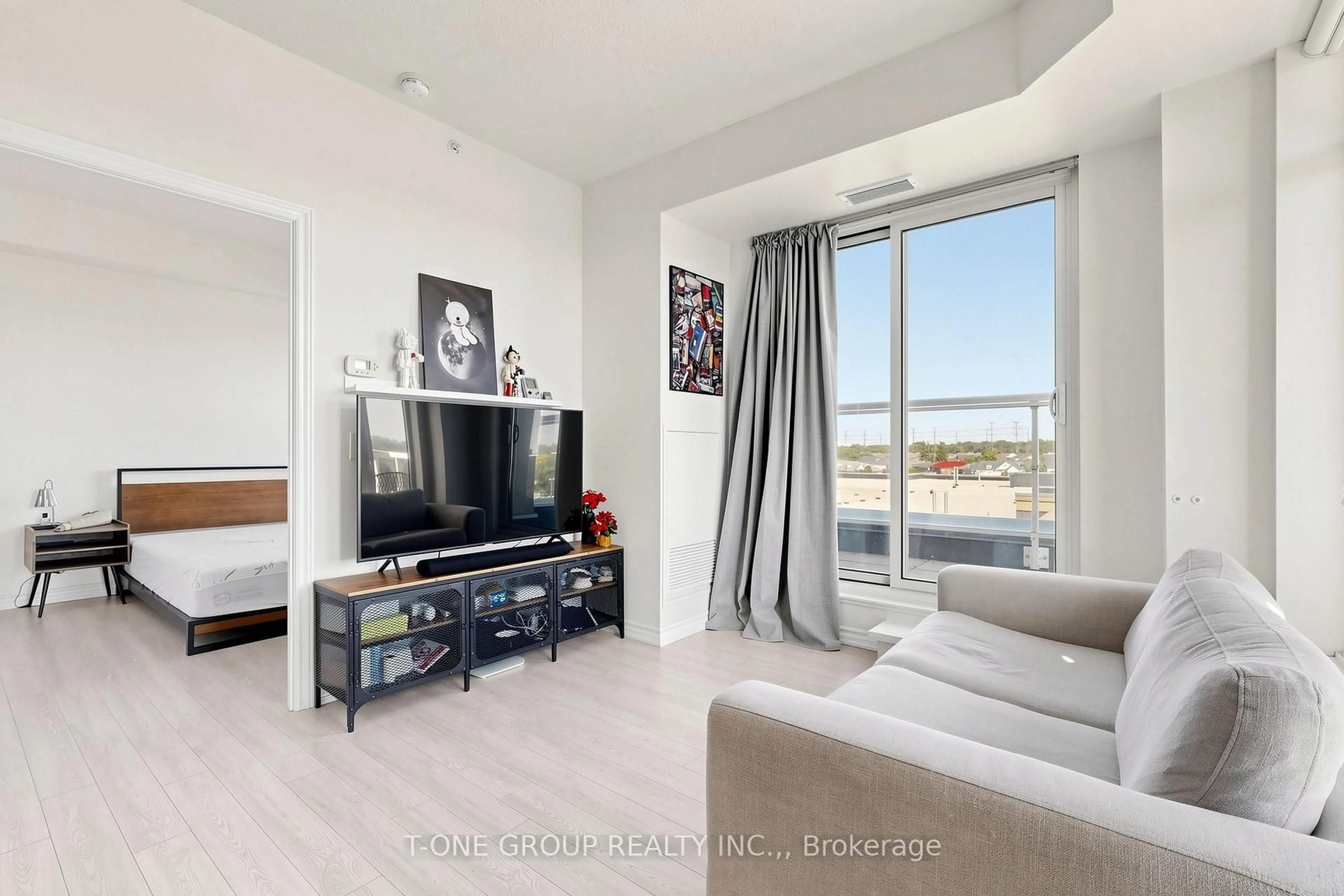 Living room with furniture, unknown for 8323 Kennedy Rd #508, Markham Ontario L3R 5W7
