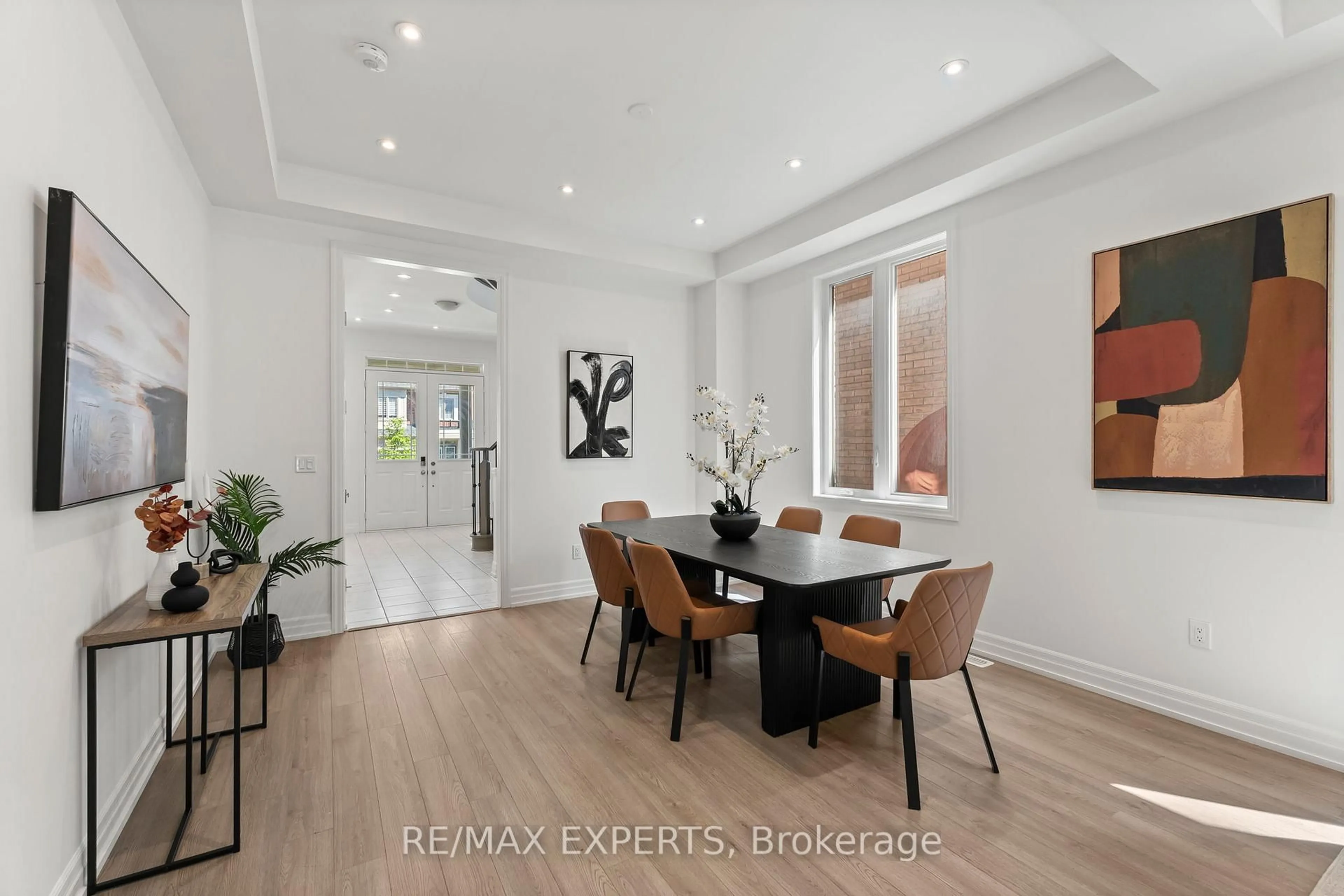 Dining room, unknown for 17 Red Rose Lane, East Gwillimbury Ontario L9N 0V1