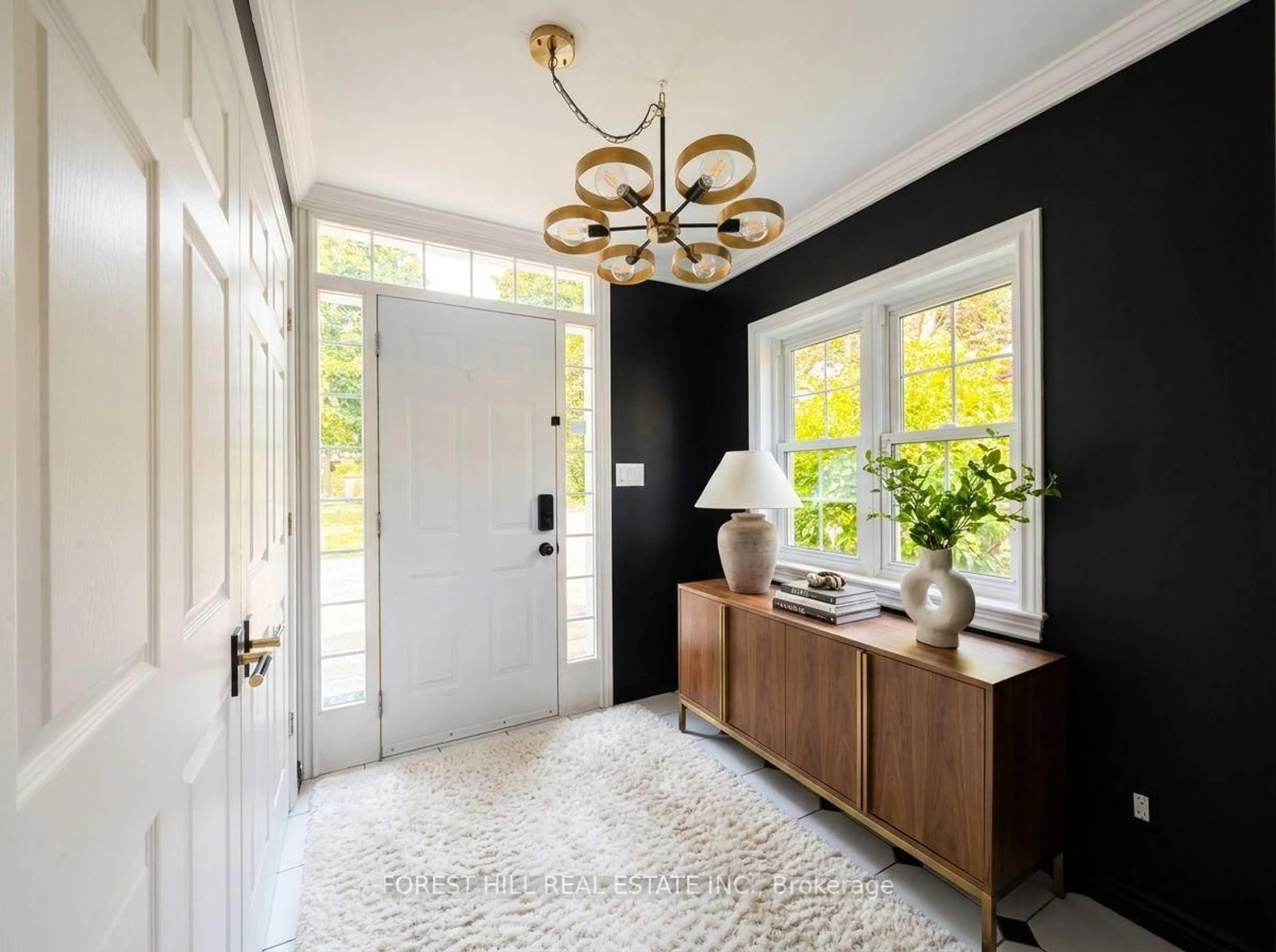 Indoor entryway for 231 Carrville Rd, Richmond Hill Ontario L4C 6E4