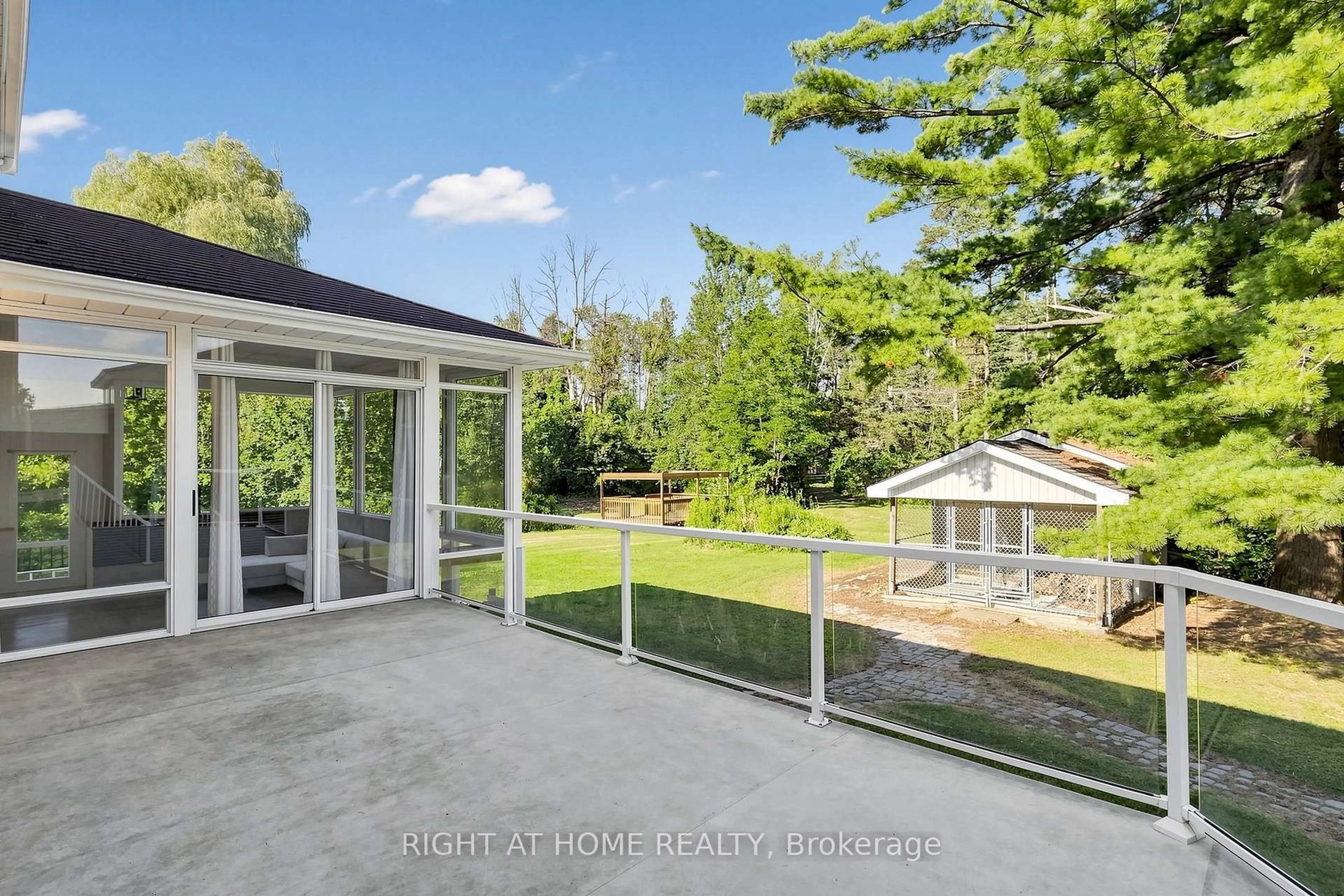 A pic from outside/outdoor area/front of a property/back of a property/a pic from drone, water/lake/river/ocean view for 3016 Cole Rd, East Gwillimbury Ontario L0G 1R0