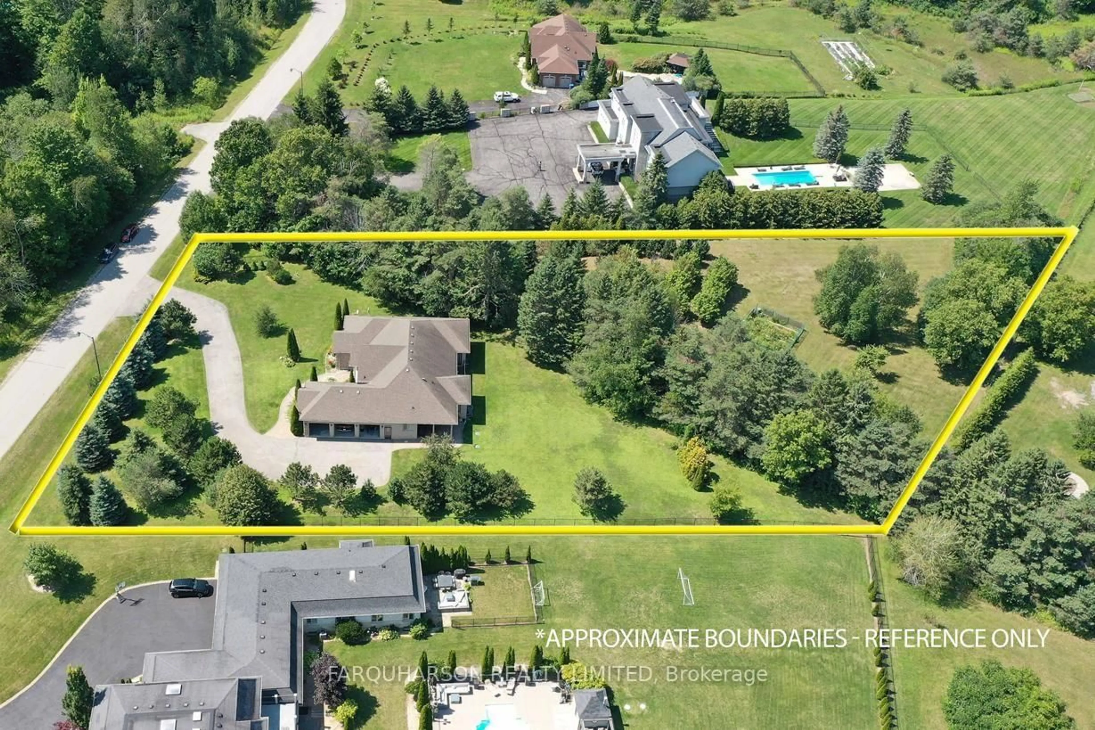 A pic from outside/outdoor area/front of a property/back of a property/a pic from drone, unknown for 55 Ogden Cres, Whitchurch-Stouffville Ontario L4A 1P1