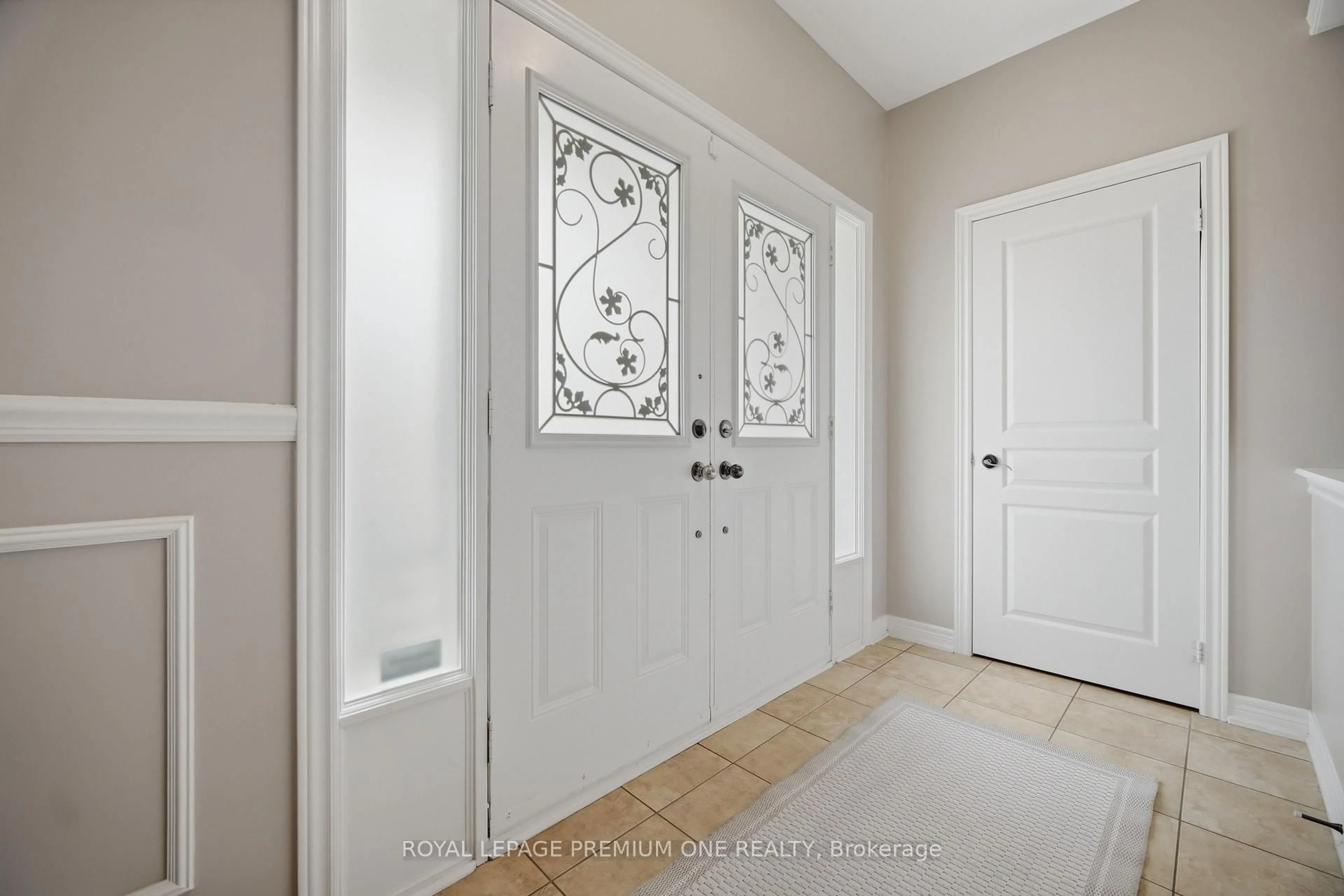Indoor entryway for 114 Bellini Ave, Vaughan Ontario L4H 0R7