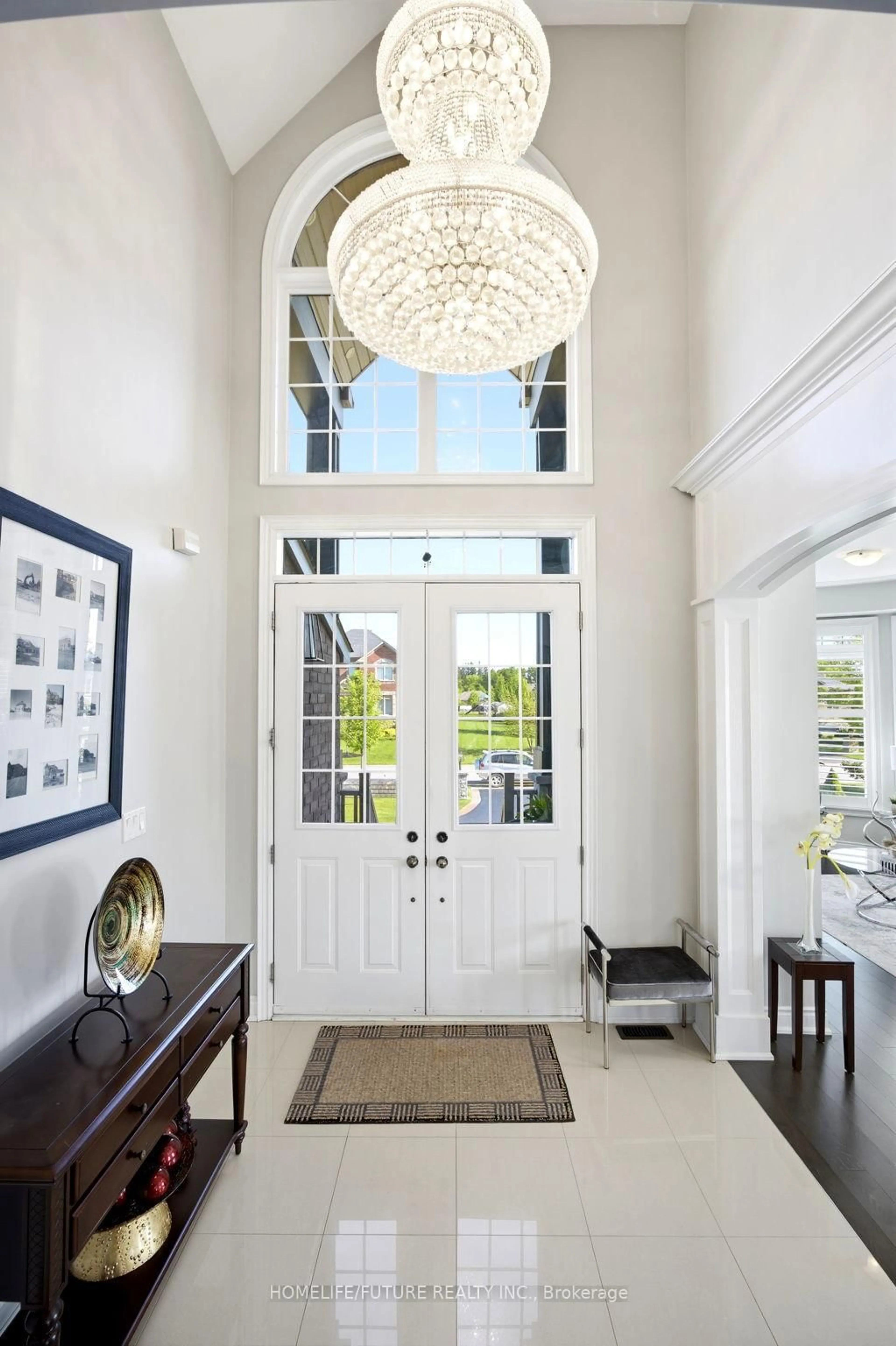 Indoor entryway for 9 Stonesthrow Cres, Uxbridge Ontario L0C 1A0