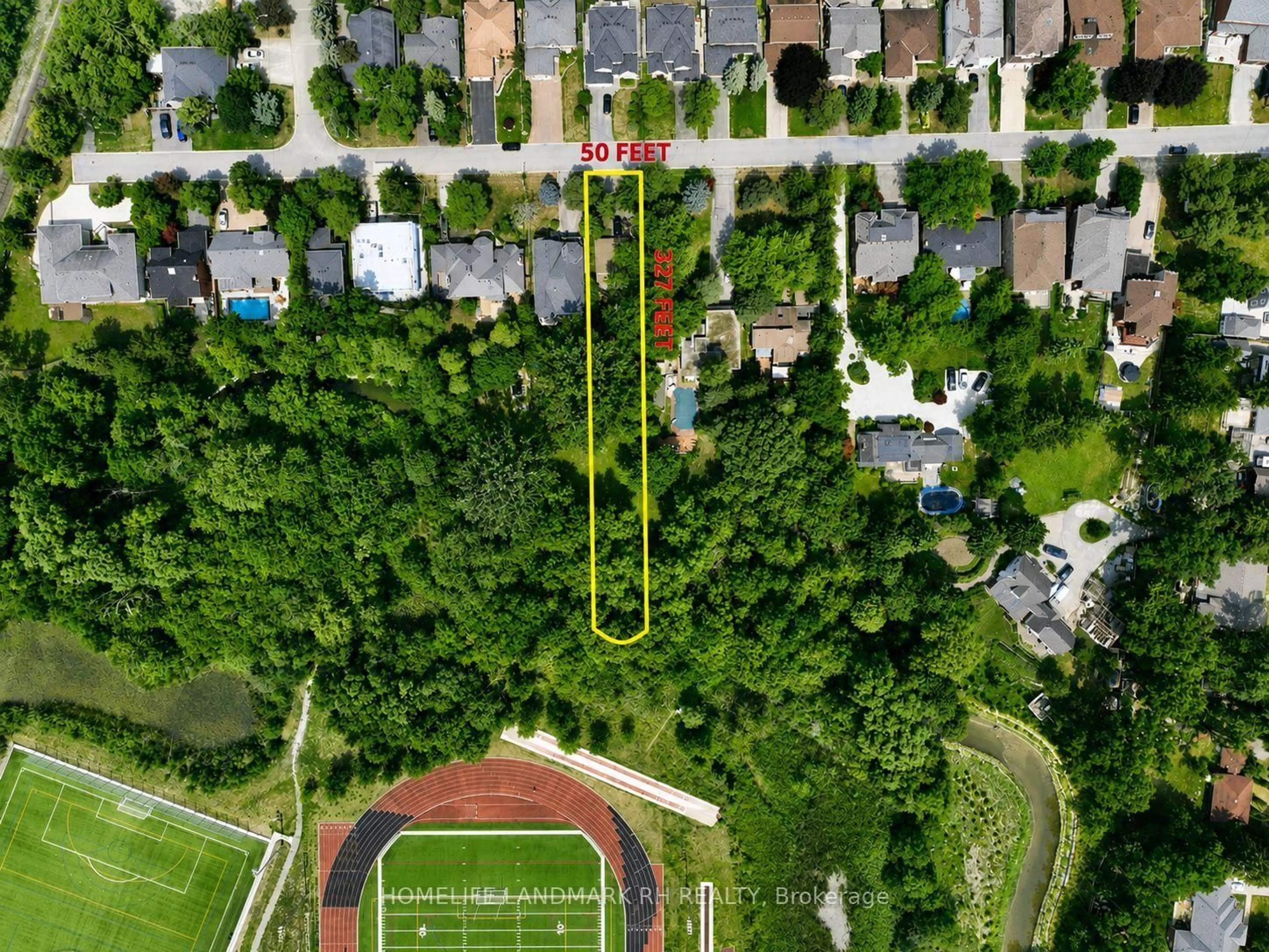 A pic from outside/outdoor area/front of a property/back of a property/a pic from drone, street for 27 East Dr, Markham Ontario L6G 1A3