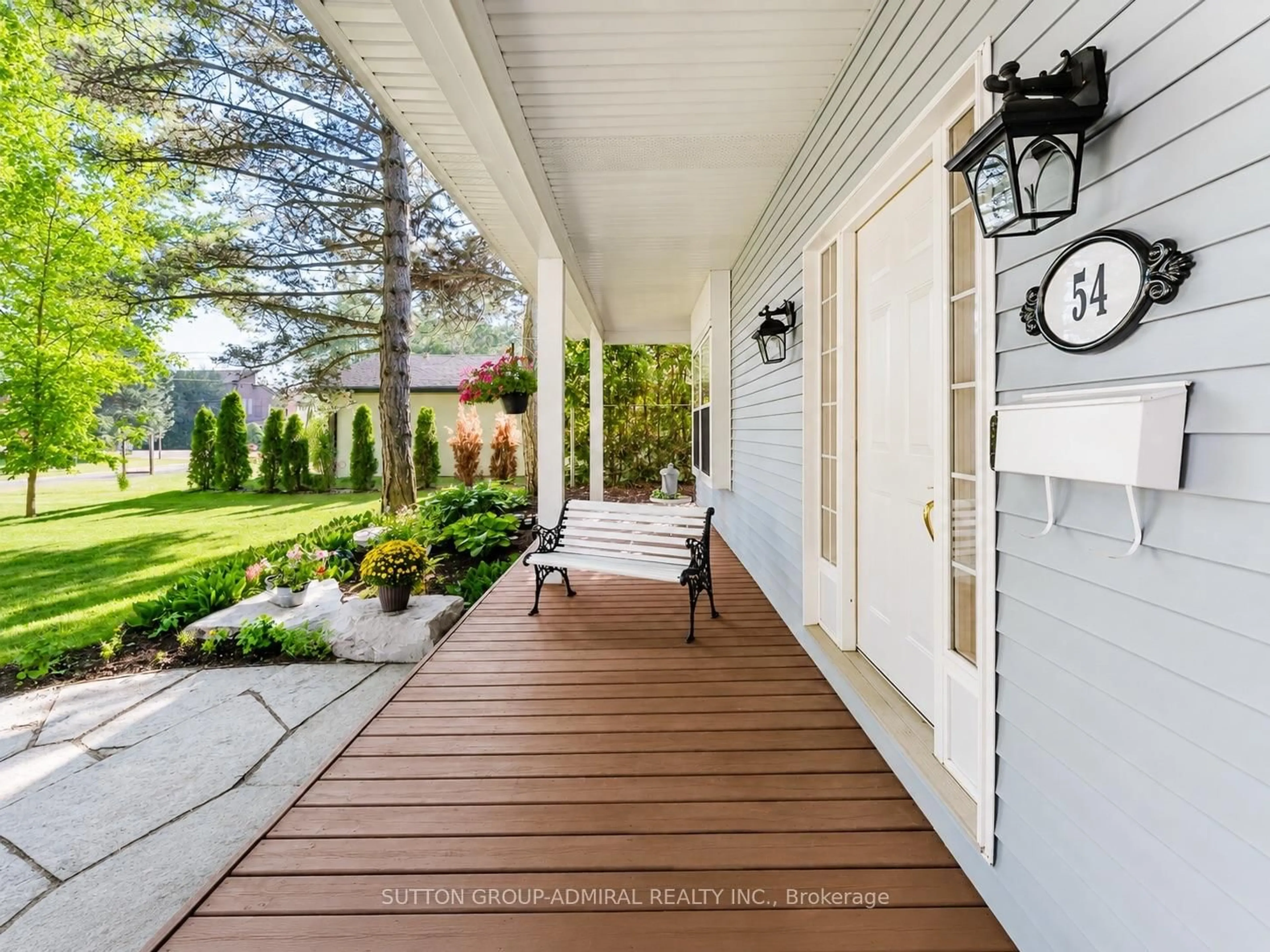 Indoor entryway for 54 Starlight Cres, Richmond Hill Ontario L4C 4X5
