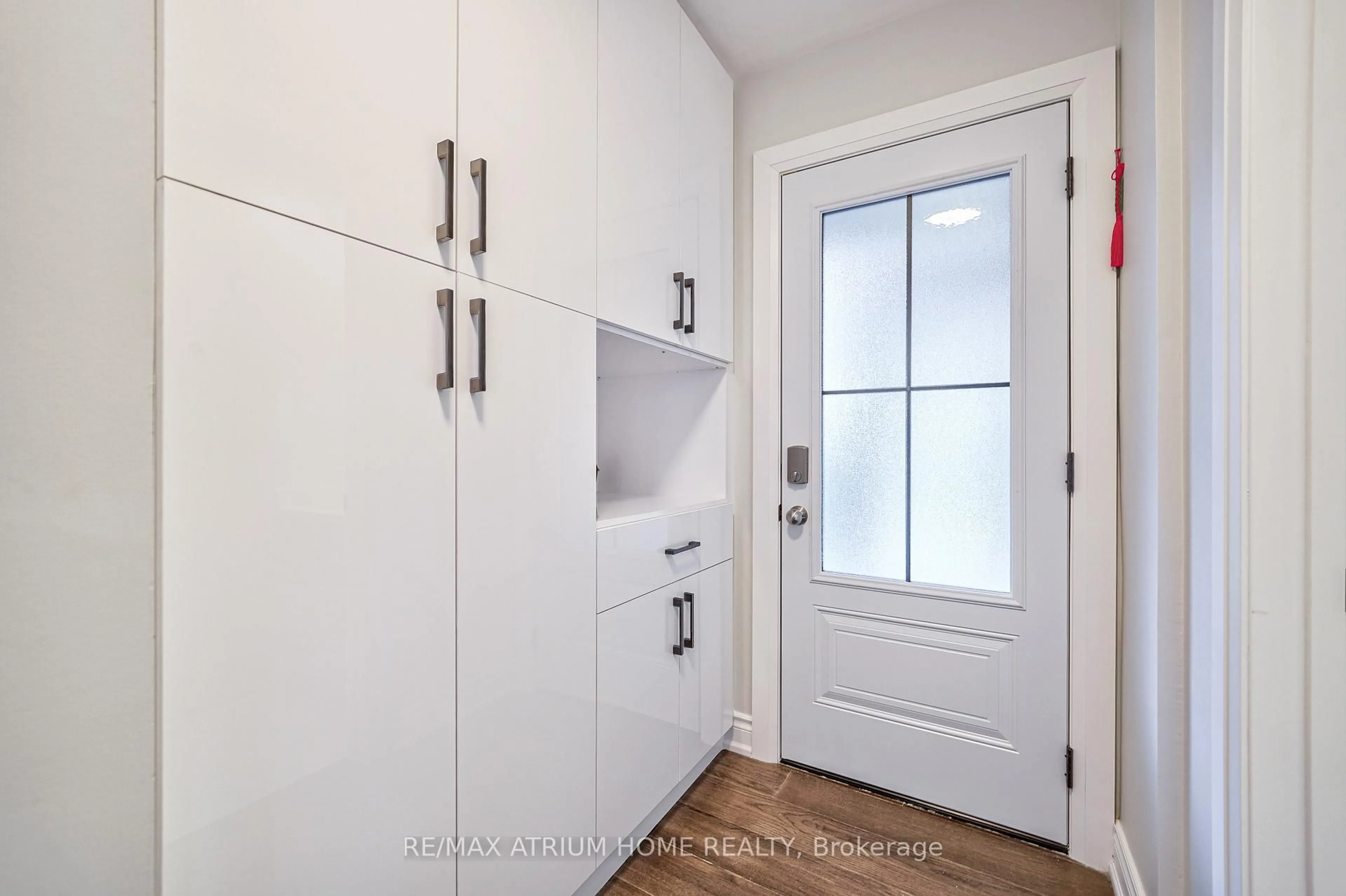 Indoor entryway for 61 Trothen Circ, Markham Ontario L3P 4H3