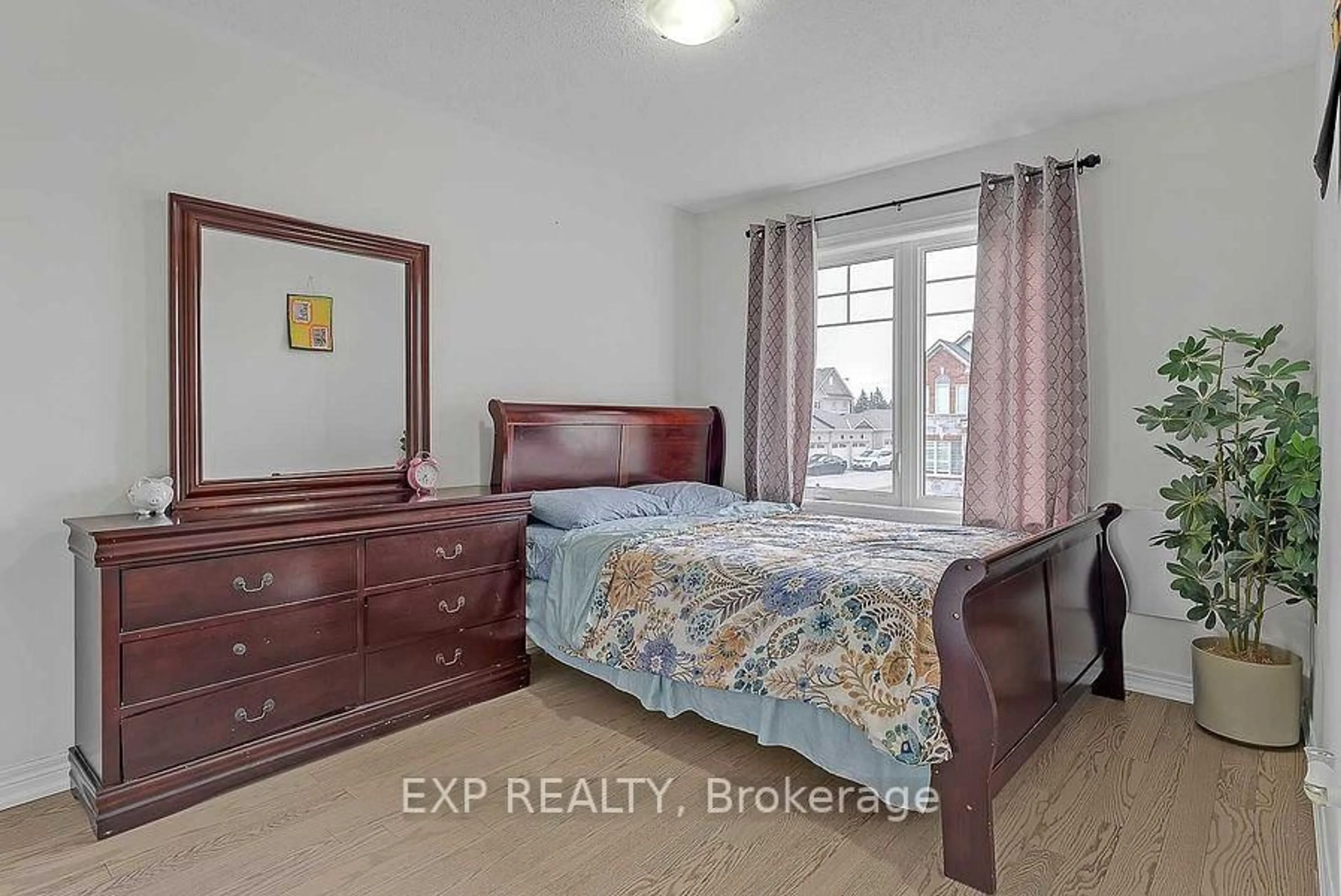 A pic of a room for 6 Frederick Pearson St, East Gwillimbury Ontario L9N 0R9
