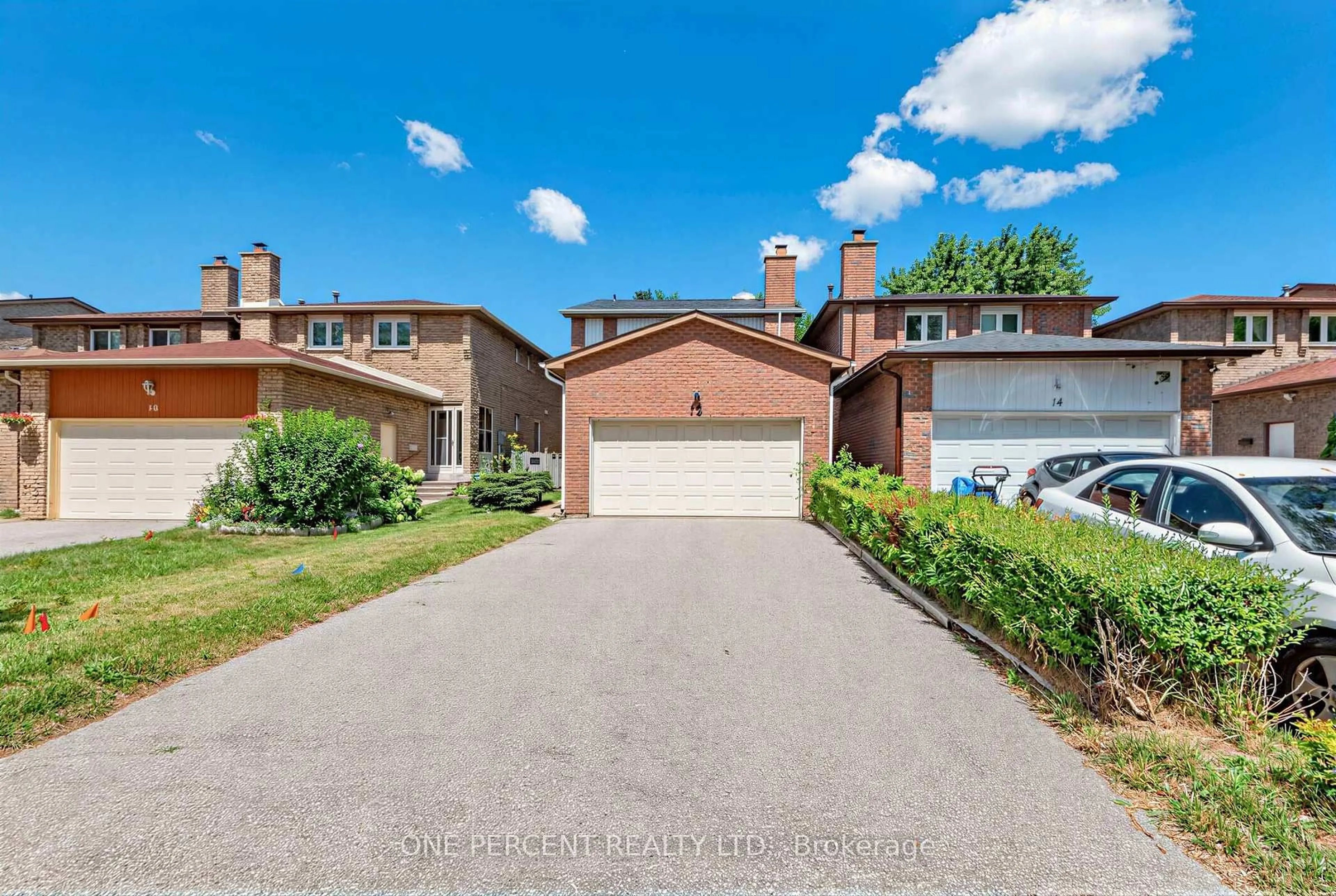 A pic from outside/outdoor area/front of a property/back of a property/a pic from drone, street for 12 Appleby Cres, Markham Ontario L3R 4L2