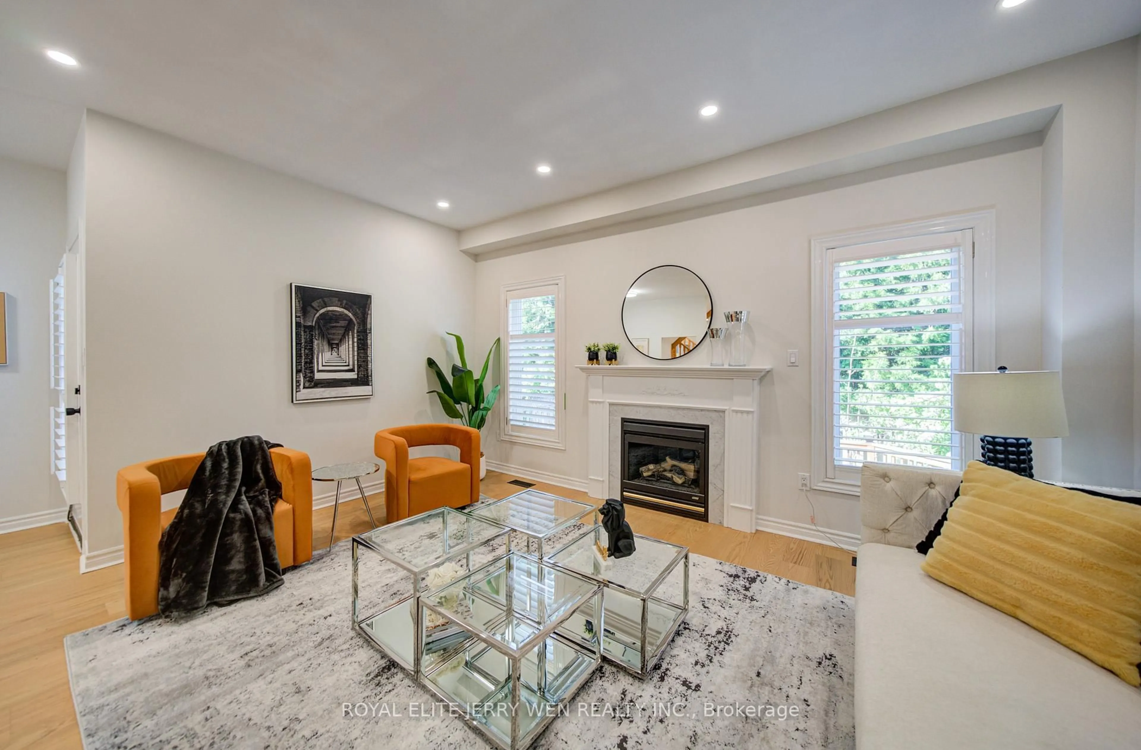 Living room with furniture, unknown for 140 Frank Endean Rd, Richmond Hill Ontario L4S 1S7