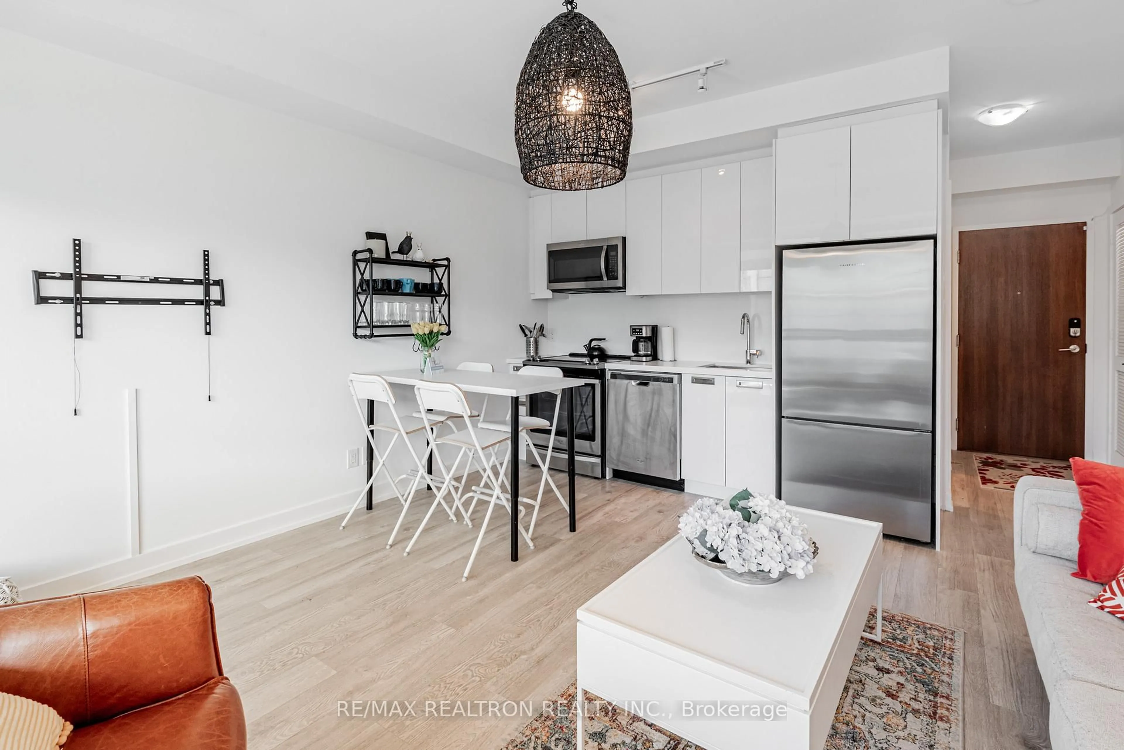 Open concept kitchen, unknown for 333 Sea Ray Ave #D315, Innisfil Ontario L9S 0L8