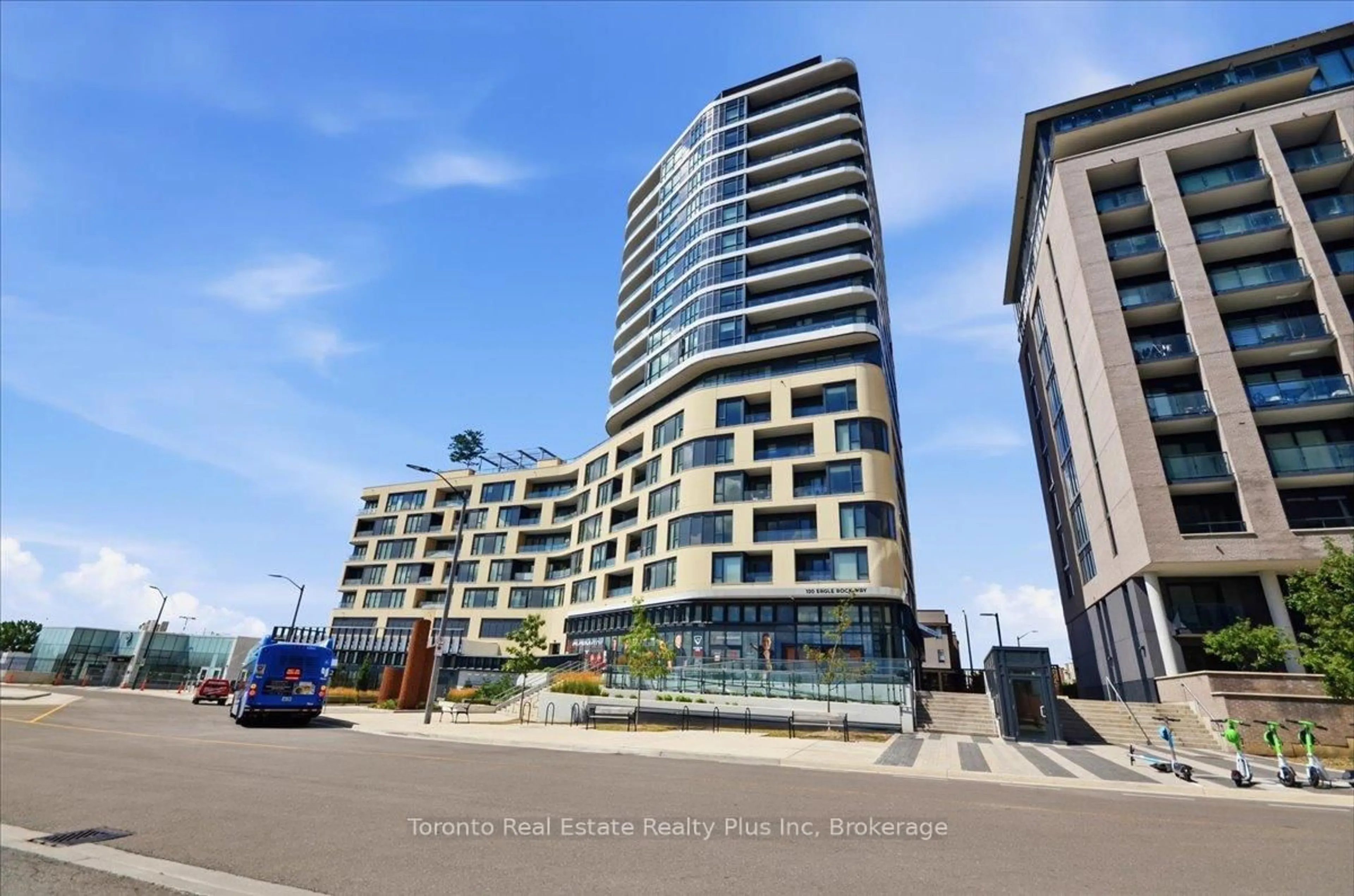 A pic from outside/outdoor area/front of a property/back of a property/a pic from drone, unknown for 120 Eagle Rock Way #304, Vaughan Ontario L6A 5C2