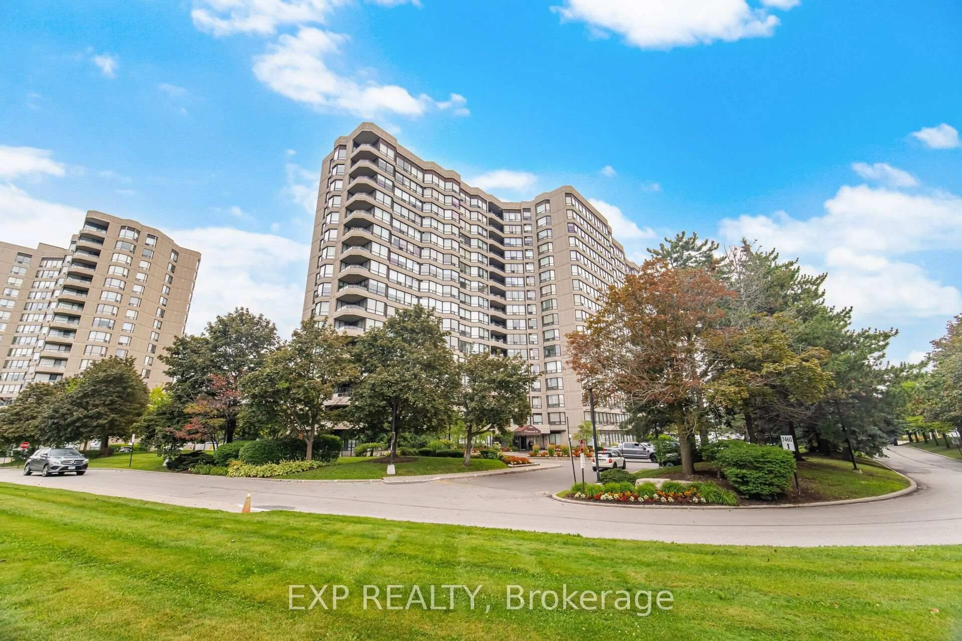 A pic from outside/outdoor area/front of a property/back of a property/a pic from drone, unknown for 7440 Bathurst St #410, Vaughan Ontario L4J 7K8