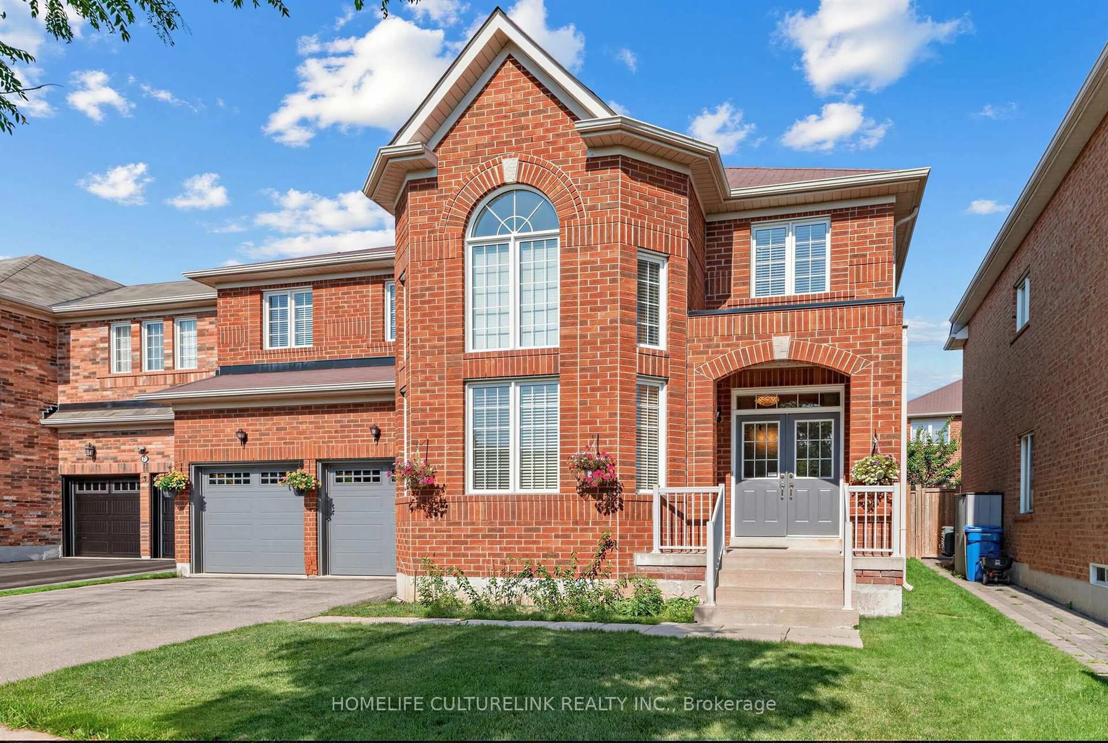 Home with brick exterior material, street for 93 Greenwood Rd, Whitchurch-Stouffville Ontario L4A 0N8