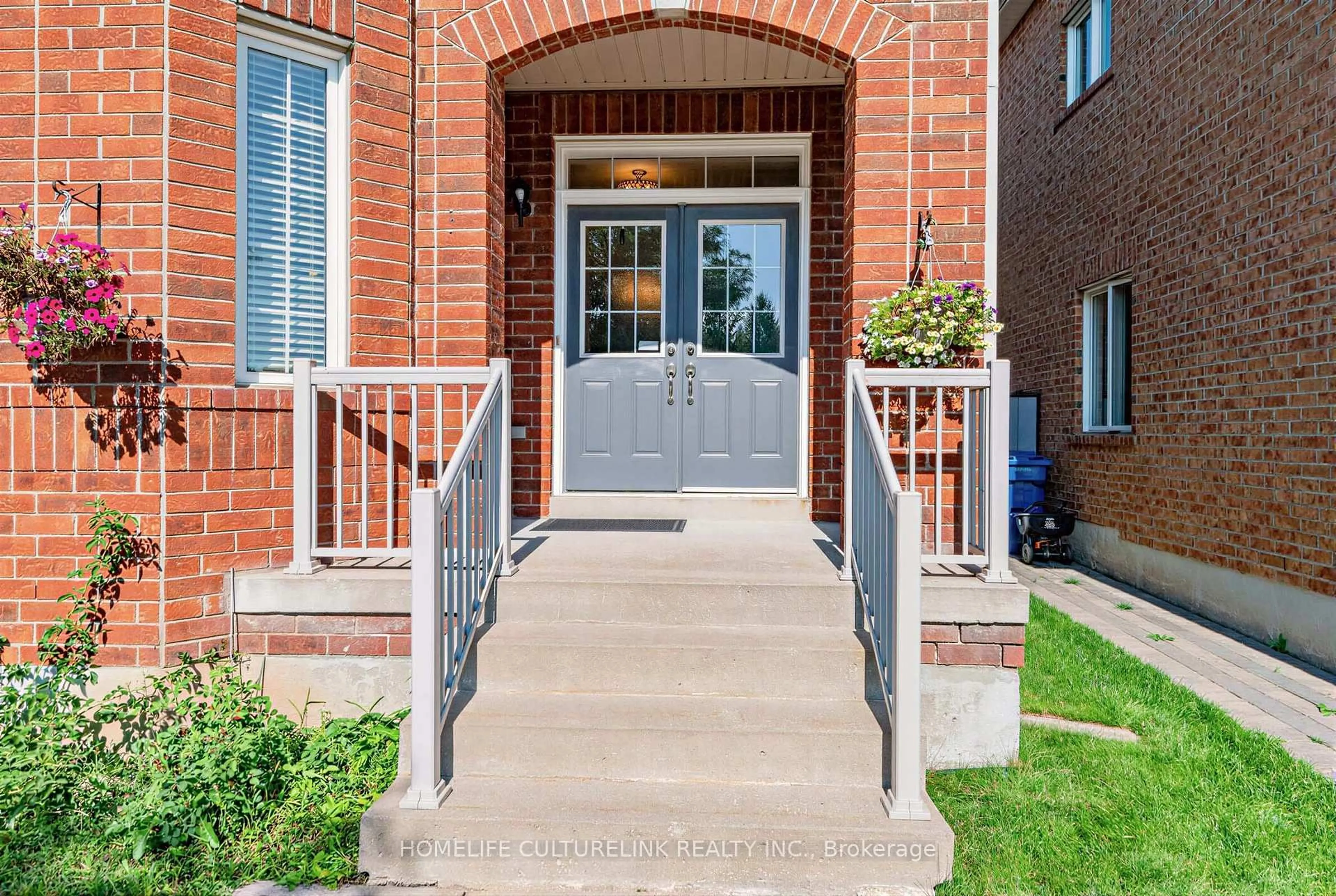 Unknown for 93 Greenwood Rd, Whitchurch-Stouffville Ontario L4A 0N8