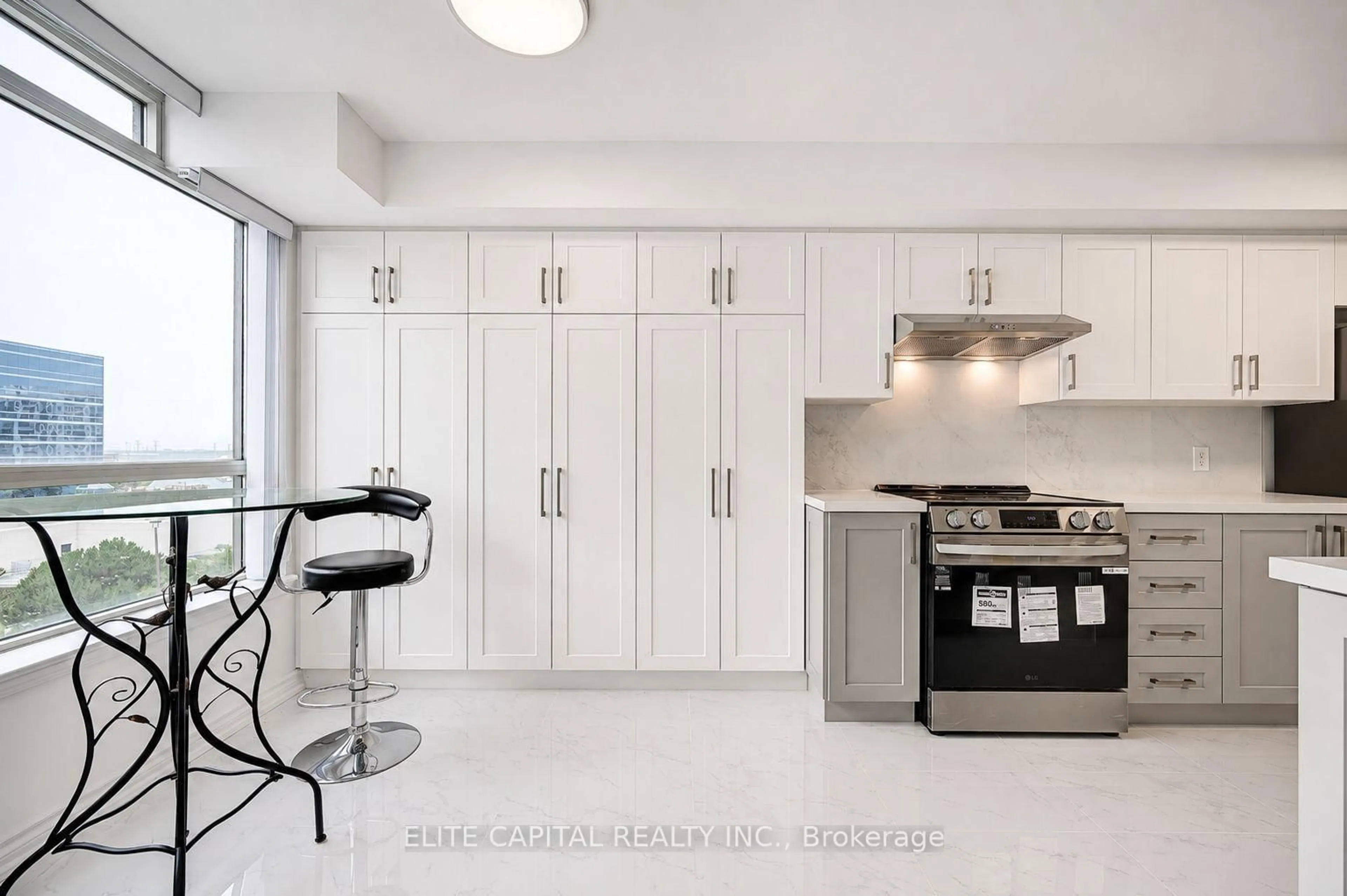 Contemporary kitchen, ceramic/tile floor for 9015 Leslie St #616, Richmond Hill Ontario L4B 4J8