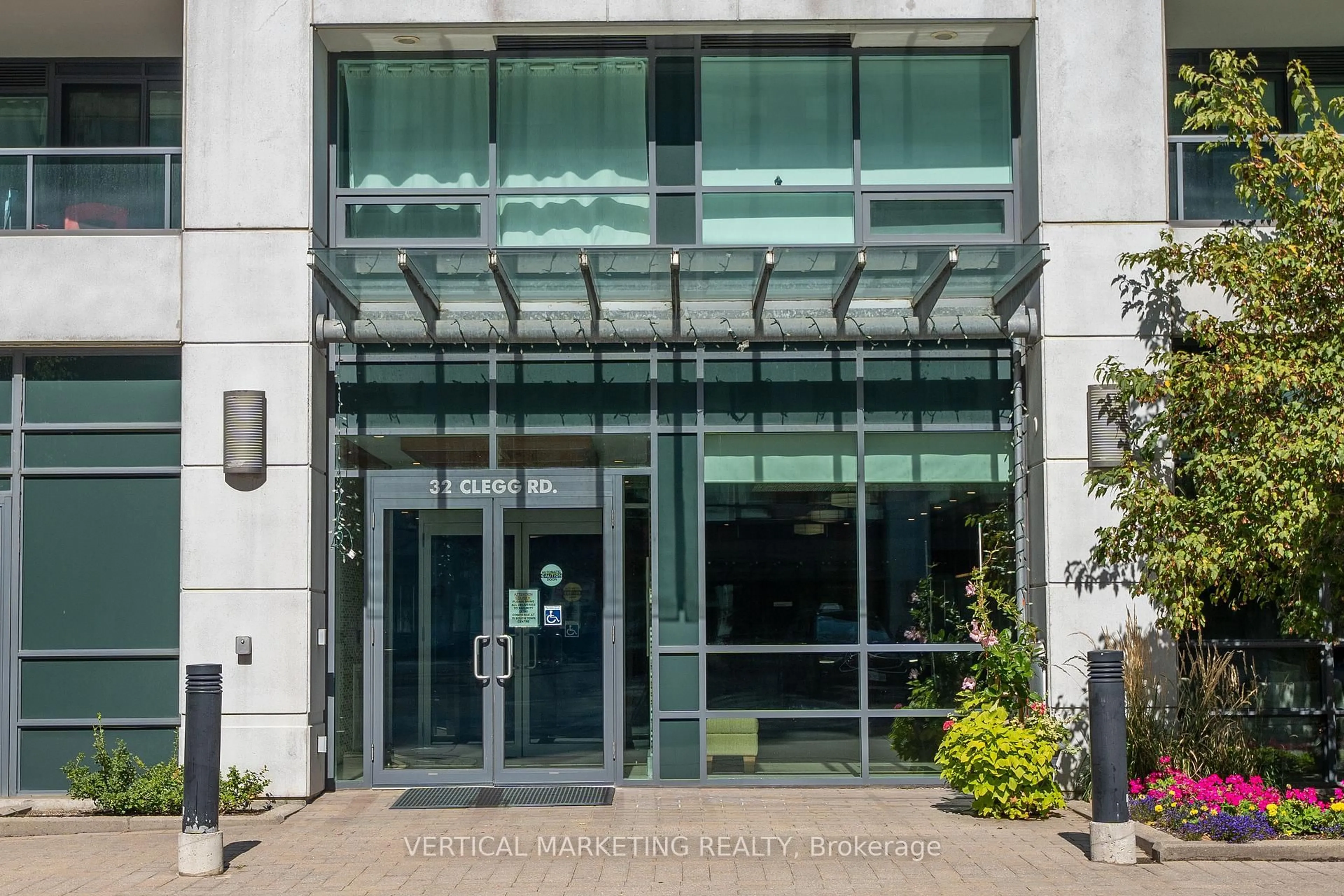 Indoor foyer for 32 Clegg Rd #217, Markham Ontario L6G 0B2