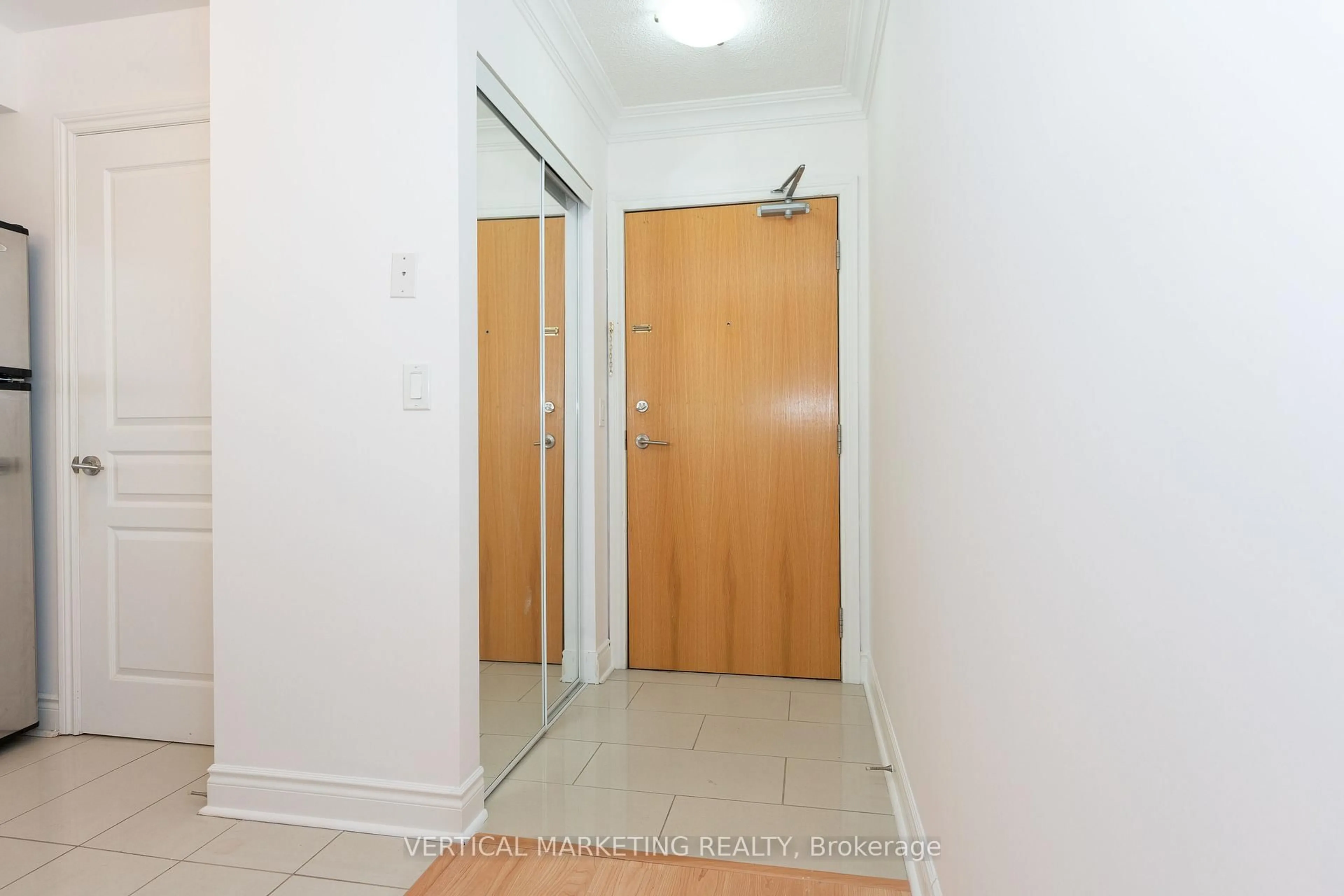 Indoor foyer for 32 Clegg Rd #217, Markham Ontario L6G 0B2
