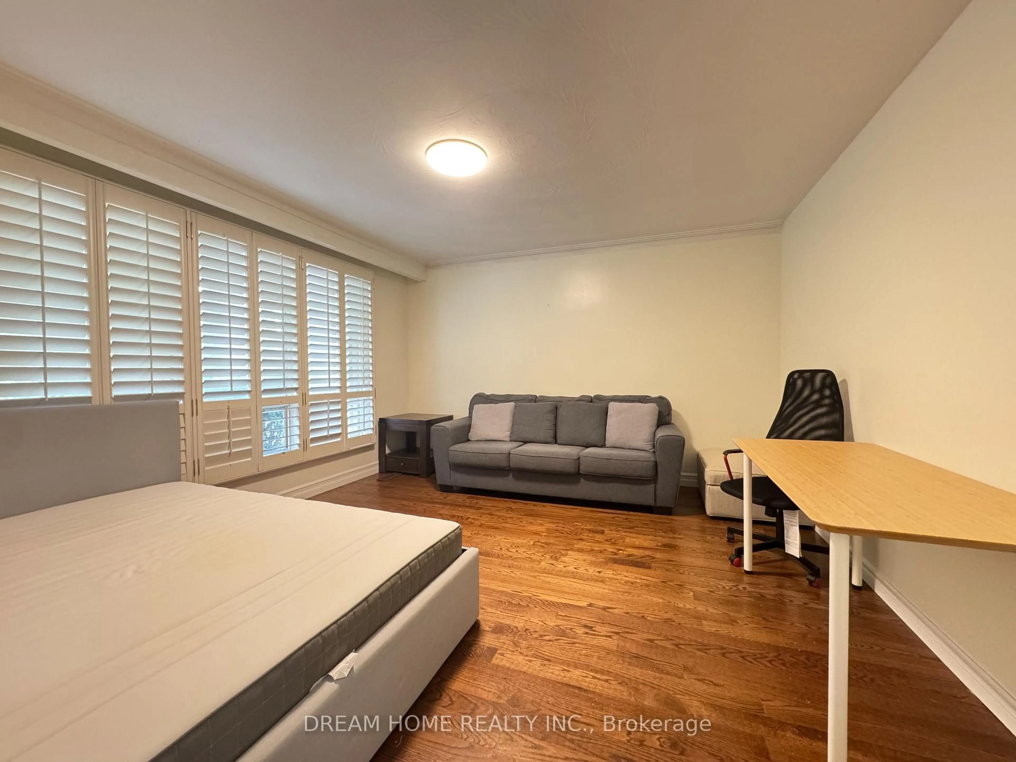 A pic of a room for 31 Markhaven Rd, Markham Ontario L3R 1T8
